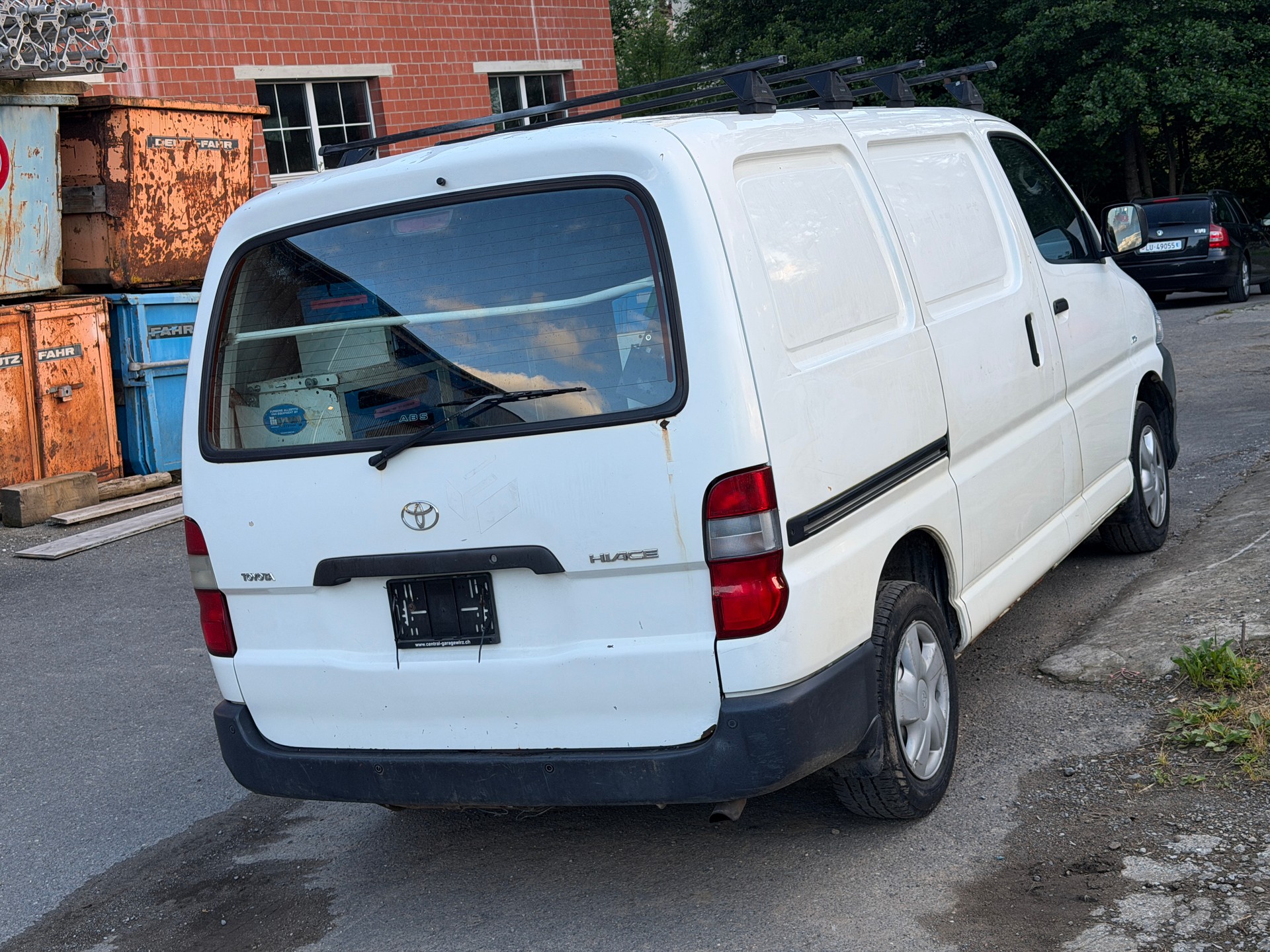TOYOTA Hiace D-4D Van SWB-image-4