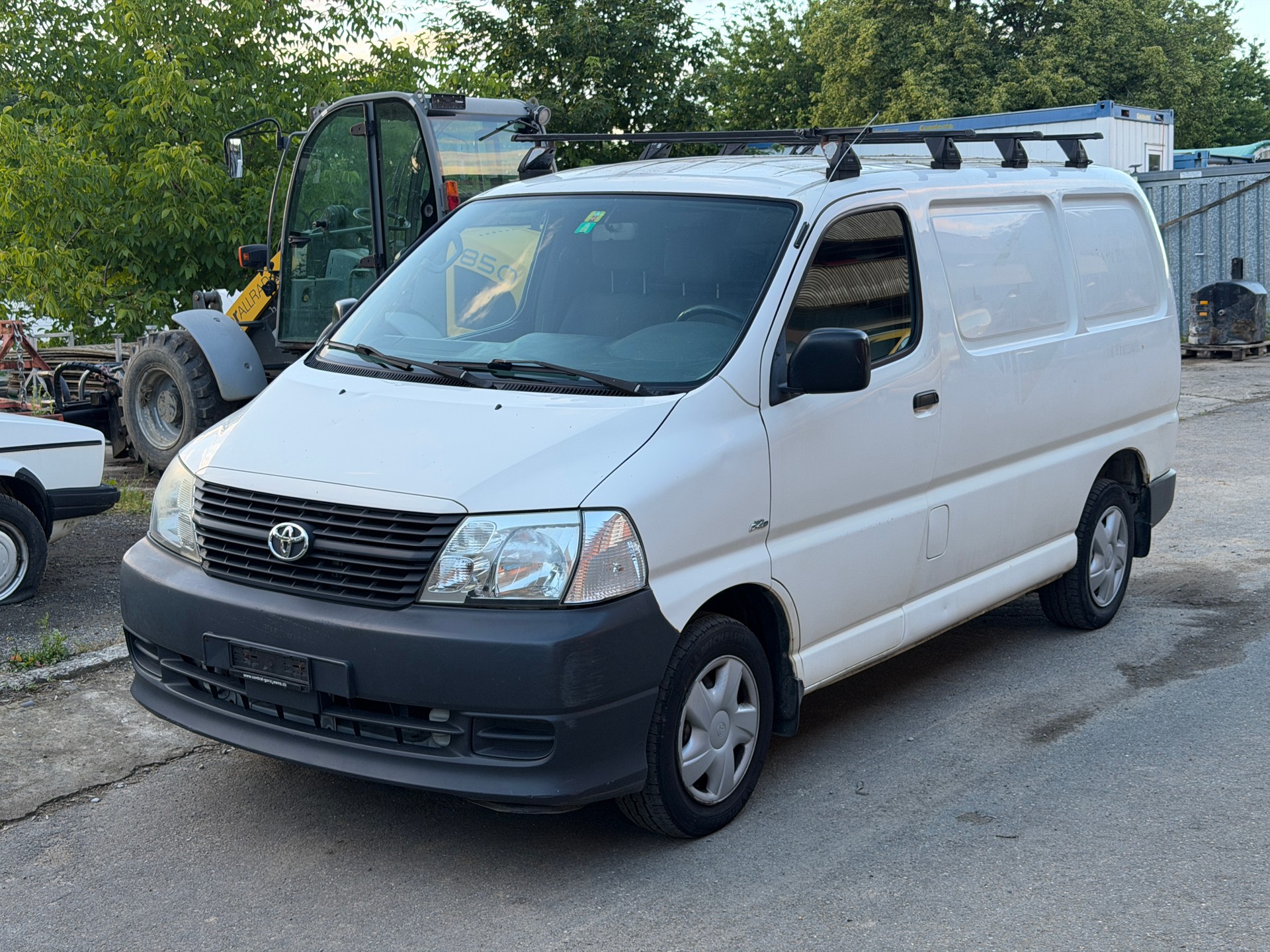 TOYOTA Hiace D-4D Van SWB-image-1
