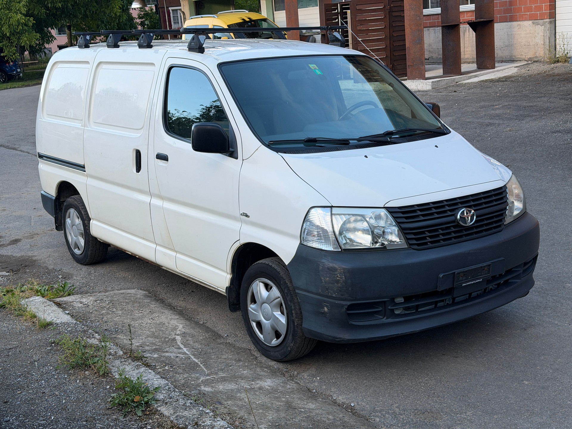 TOYOTA Hiace D-4D Van SWB-image-2