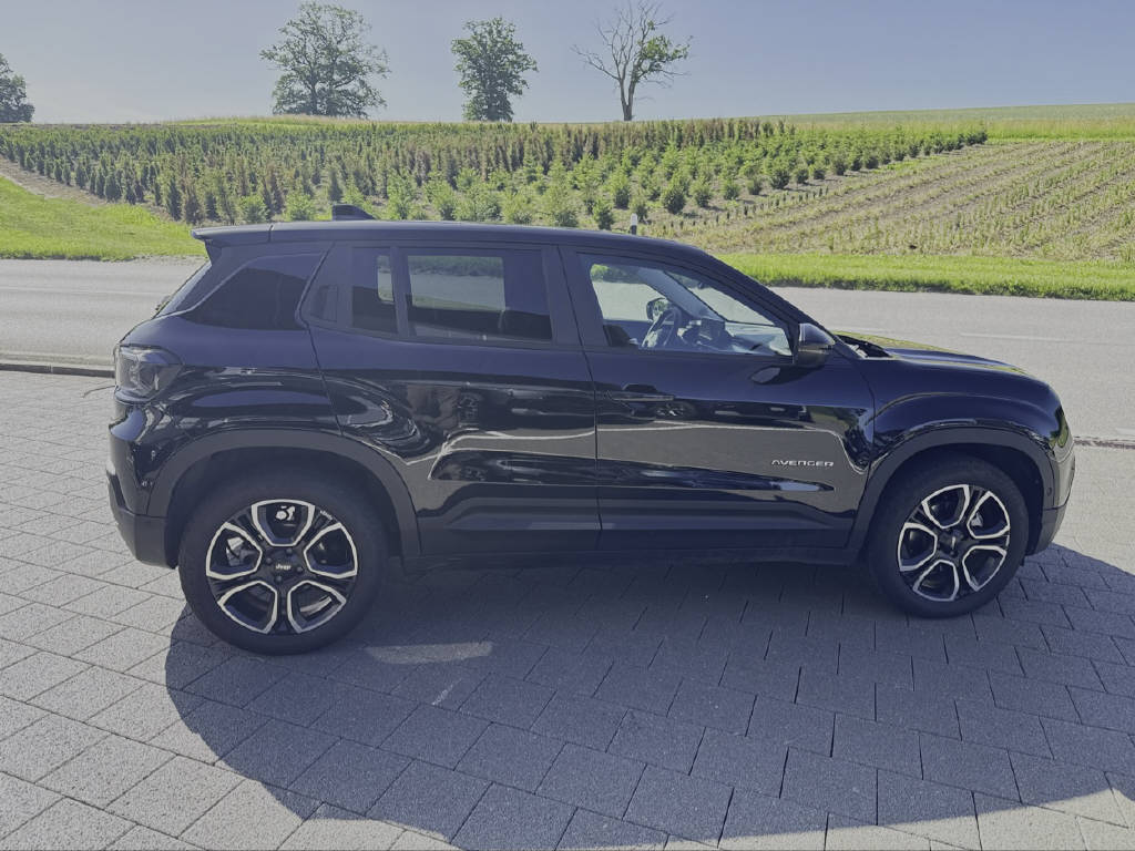 JEEP Avenger Summit-image-3
