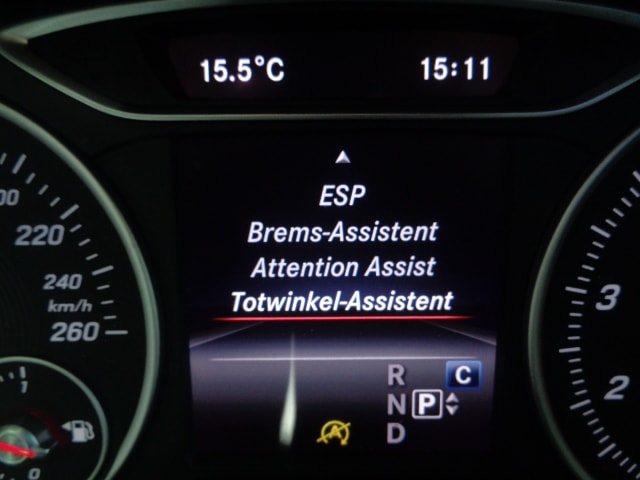 MERCEDES-BENZ B 220 AMG Line 4Matic 7G-DCT-image-10