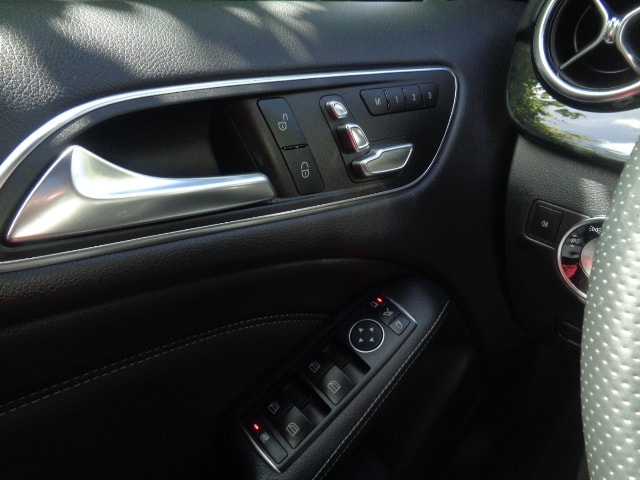MERCEDES-BENZ B 220 AMG Line 4Matic 7G-DCT-image-11