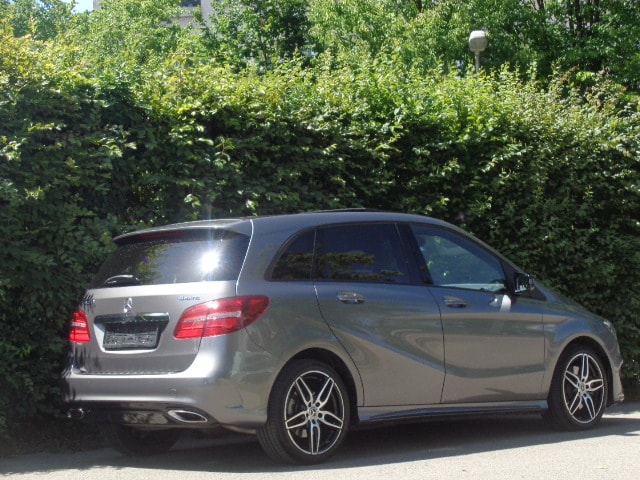 MERCEDES-BENZ B 220 AMG Line 4Matic 7G-DCT-image-15