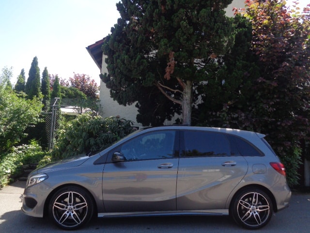 MERCEDES-BENZ B 220 AMG Line 4Matic 7G-DCT-image-1