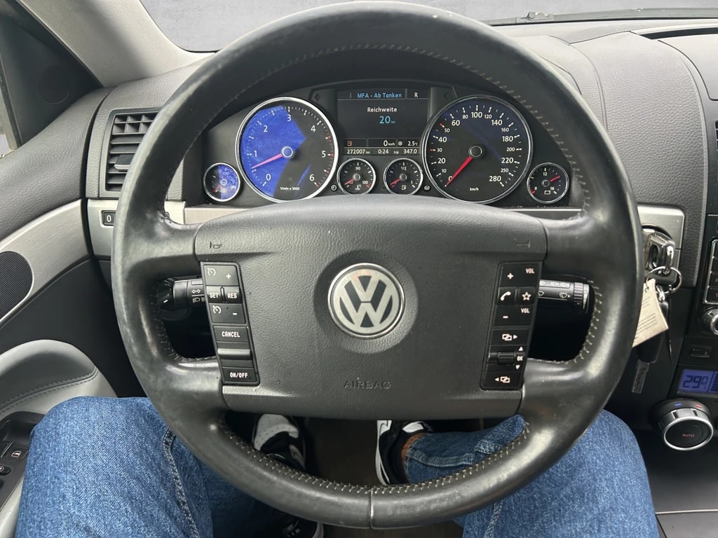 VW Touareg 5.0 TDI V10 Automatic-image-13