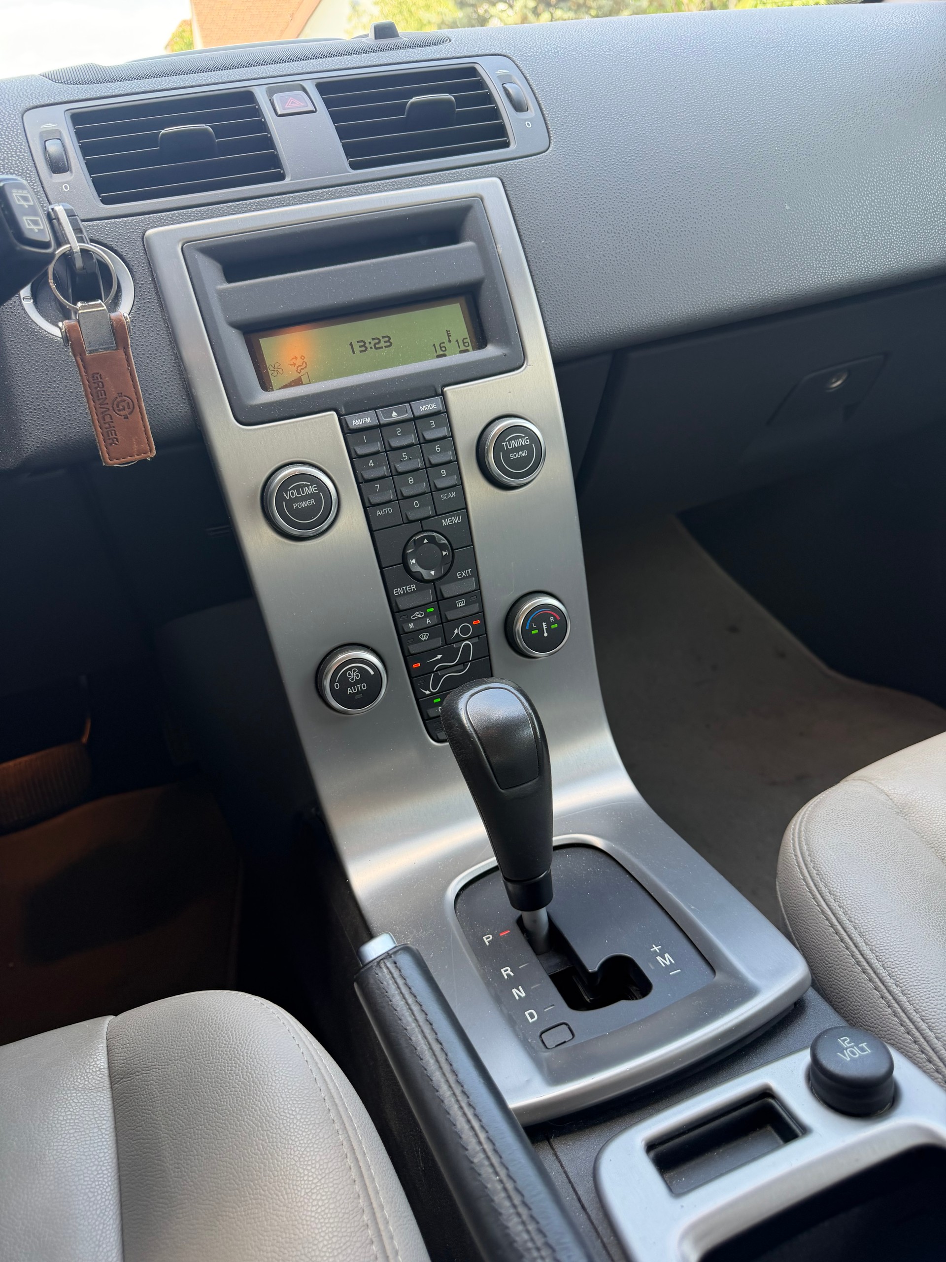 VOLVO V50 2.4 Kinetic Geartronic-image-9