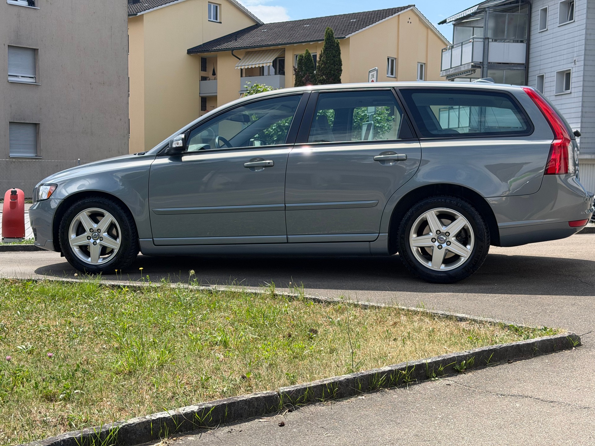 VOLVO V50 2.4 Kinetic Geartronic-image-4