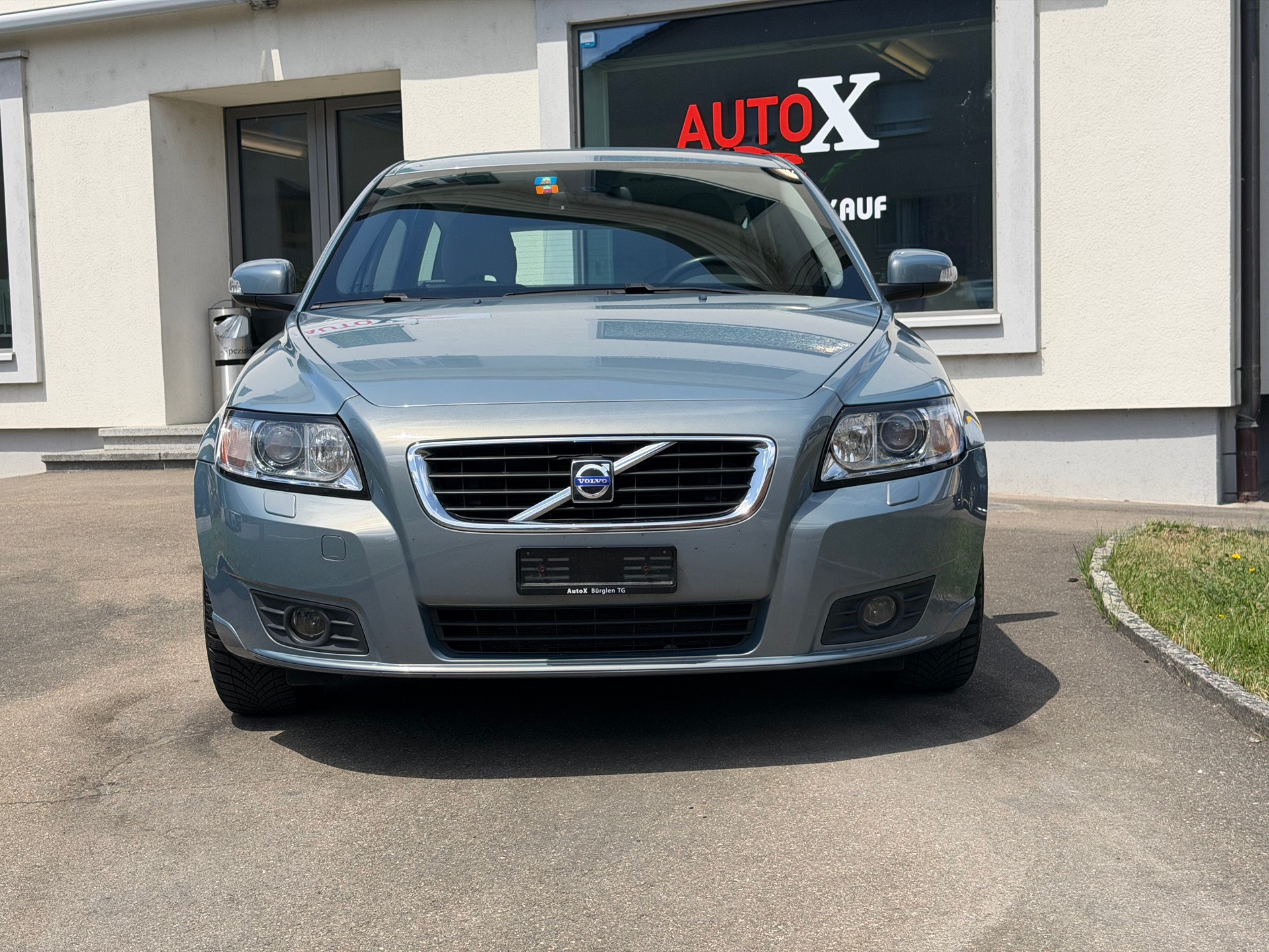 VOLVO V50 2.4 Kinetic Geartronic-image-2