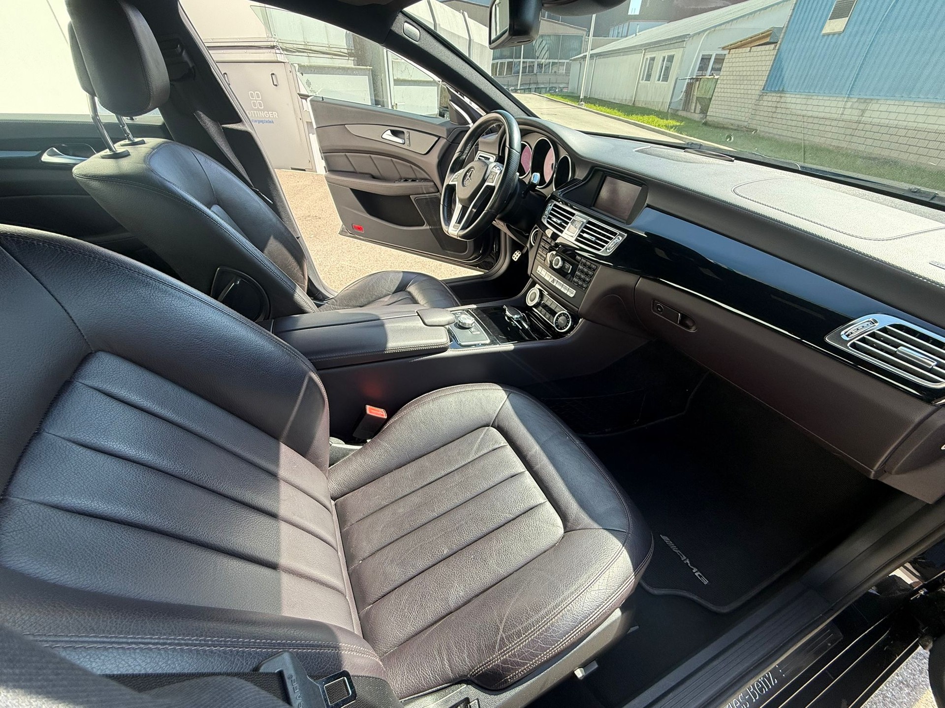 MERCEDES-BENZ CLS 350 CDI 4Matic 7G-Tronic-image-8