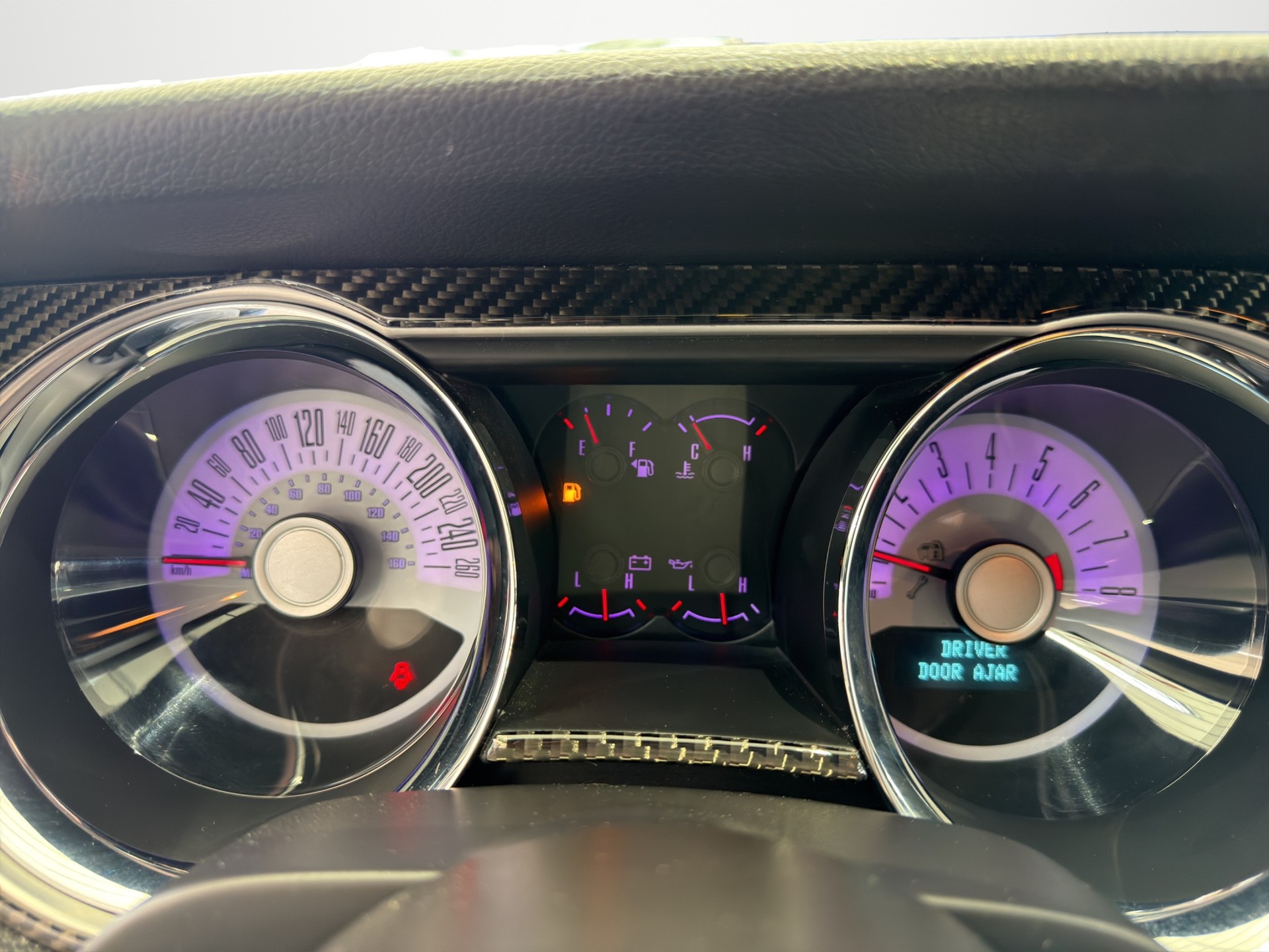 FORD V6 Premium-image-10