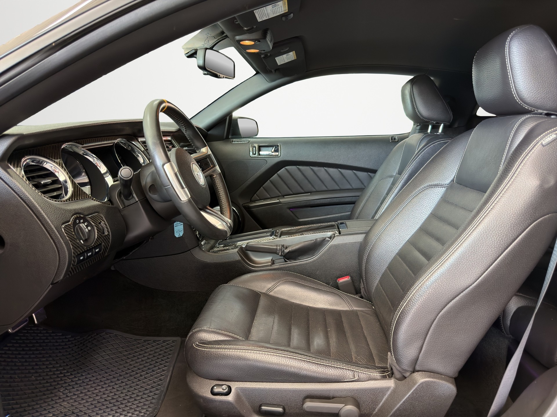 FORD V6 Premium-image-8