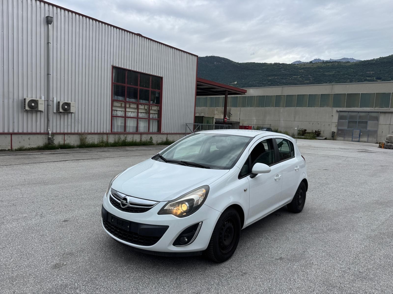 OPEL Corsa 1.4 TP Anniversary Edition-image-1