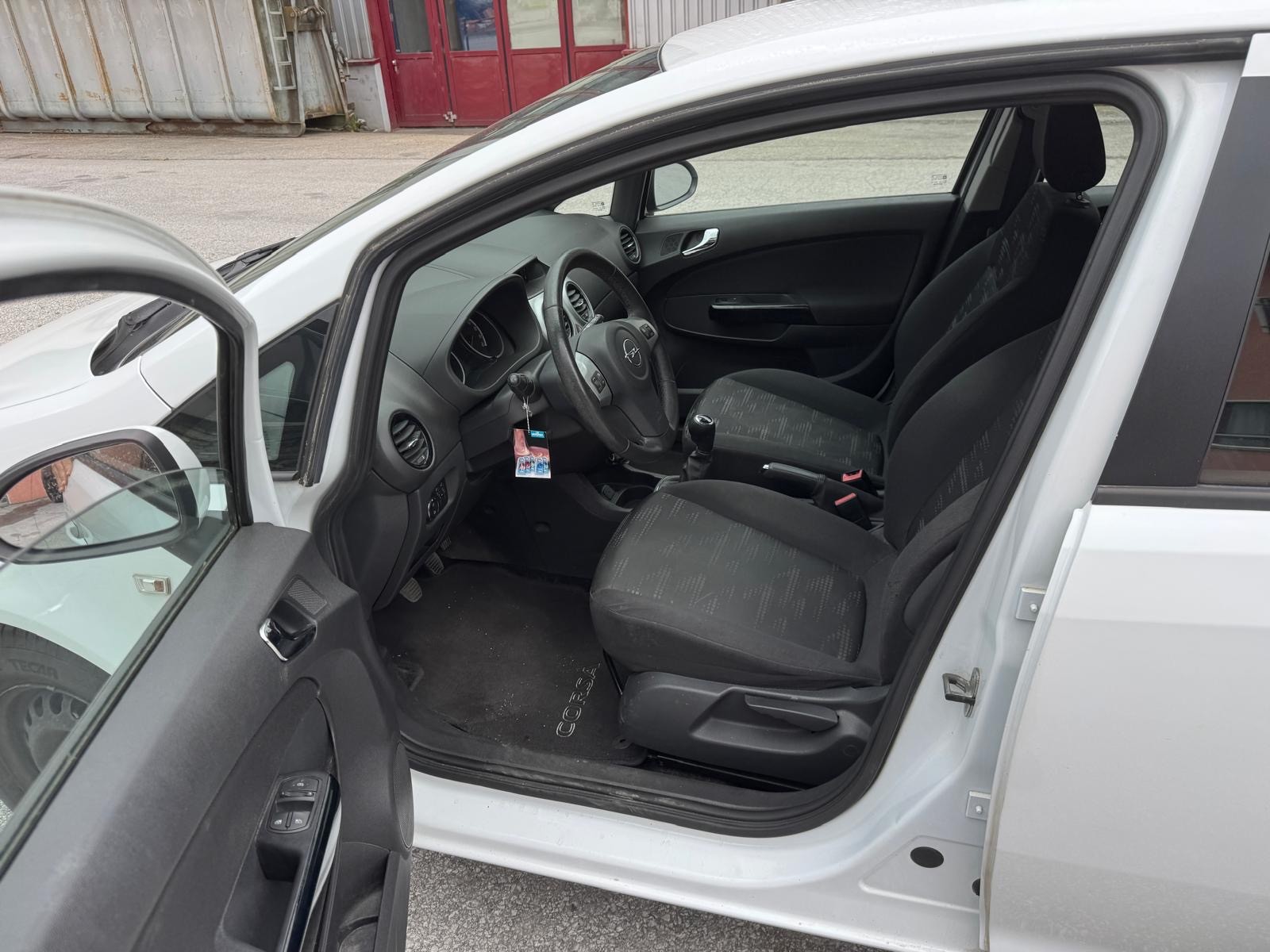 OPEL Corsa 1.4 TP Anniversary Edition-image-6