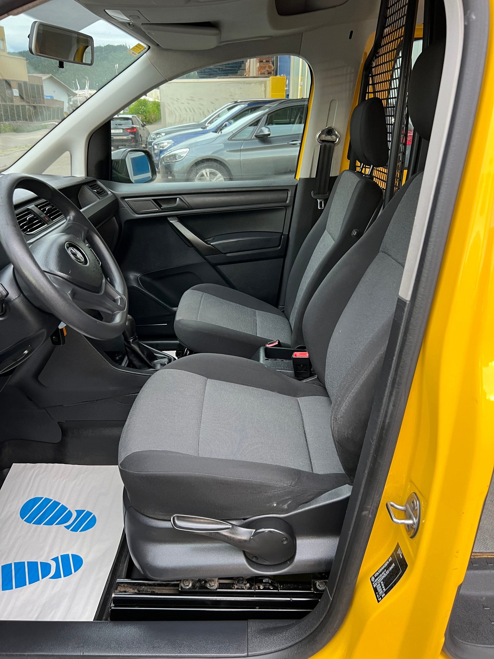 VW Caddy 1.0TSI BlueMotion Technology**Frisch ab MFK & Service**-image-6