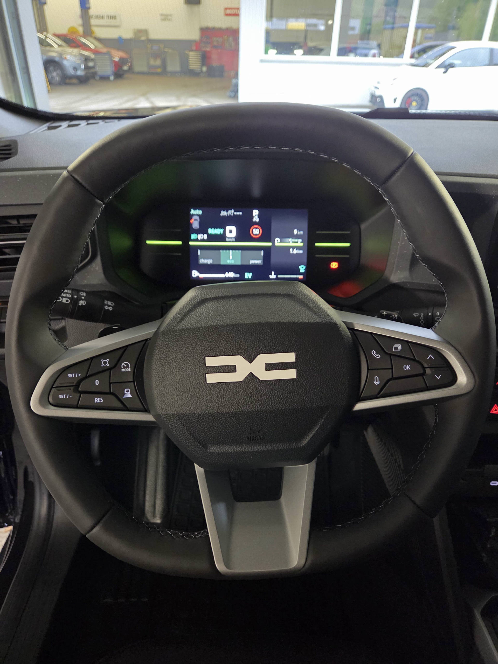 DACIA Duster 1.2 Hybrid Journey 4WD-image-8
