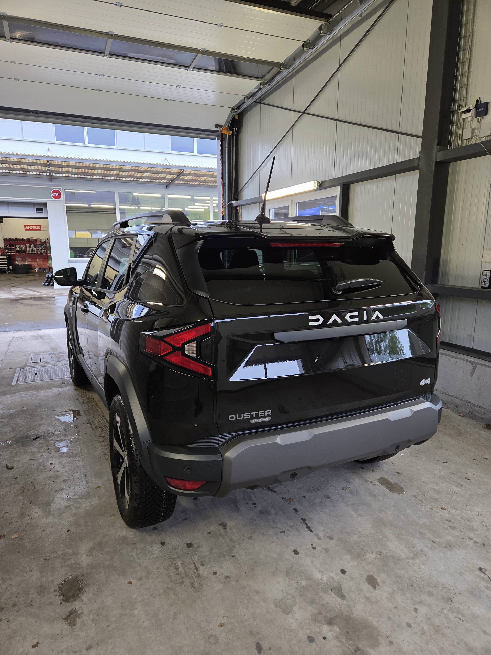 DACIA Duster 1.2 Hybrid Journey 4WD-image-2