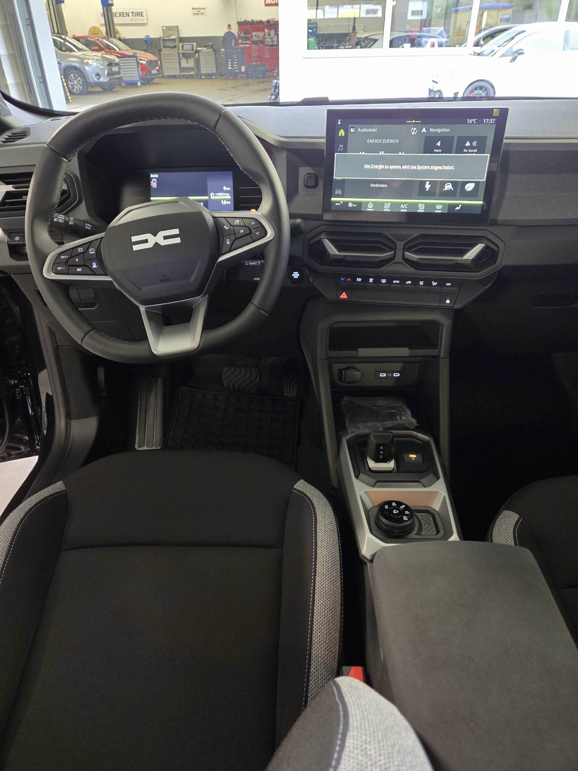 DACIA Duster 1.2 Hybrid Journey 4WD-image-6