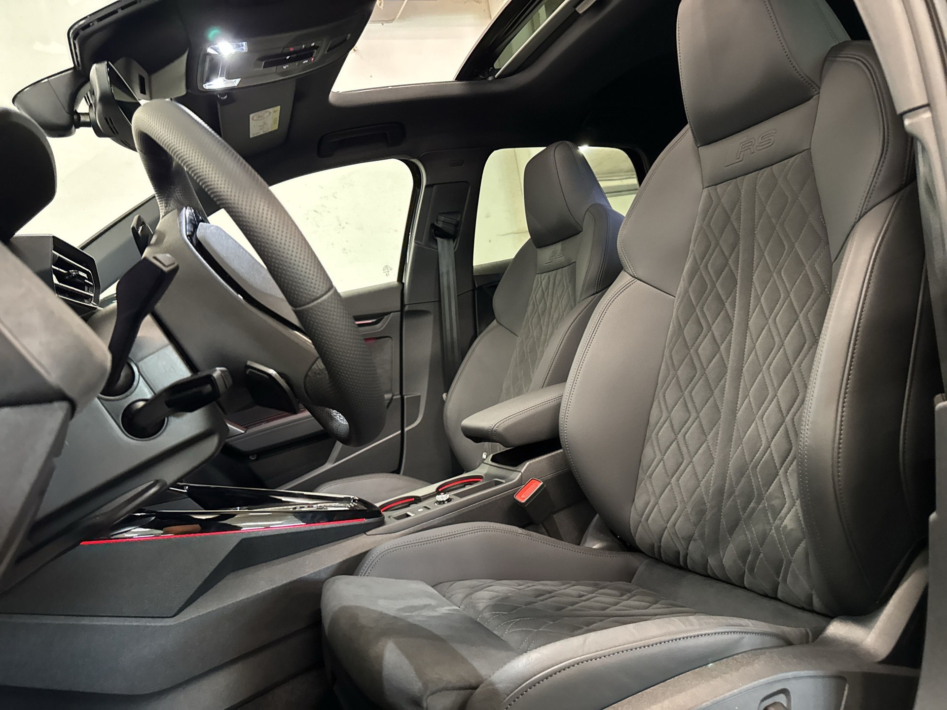 AUDI RS3 Sportback 2.5 TSI quattro S-tronic-image-9