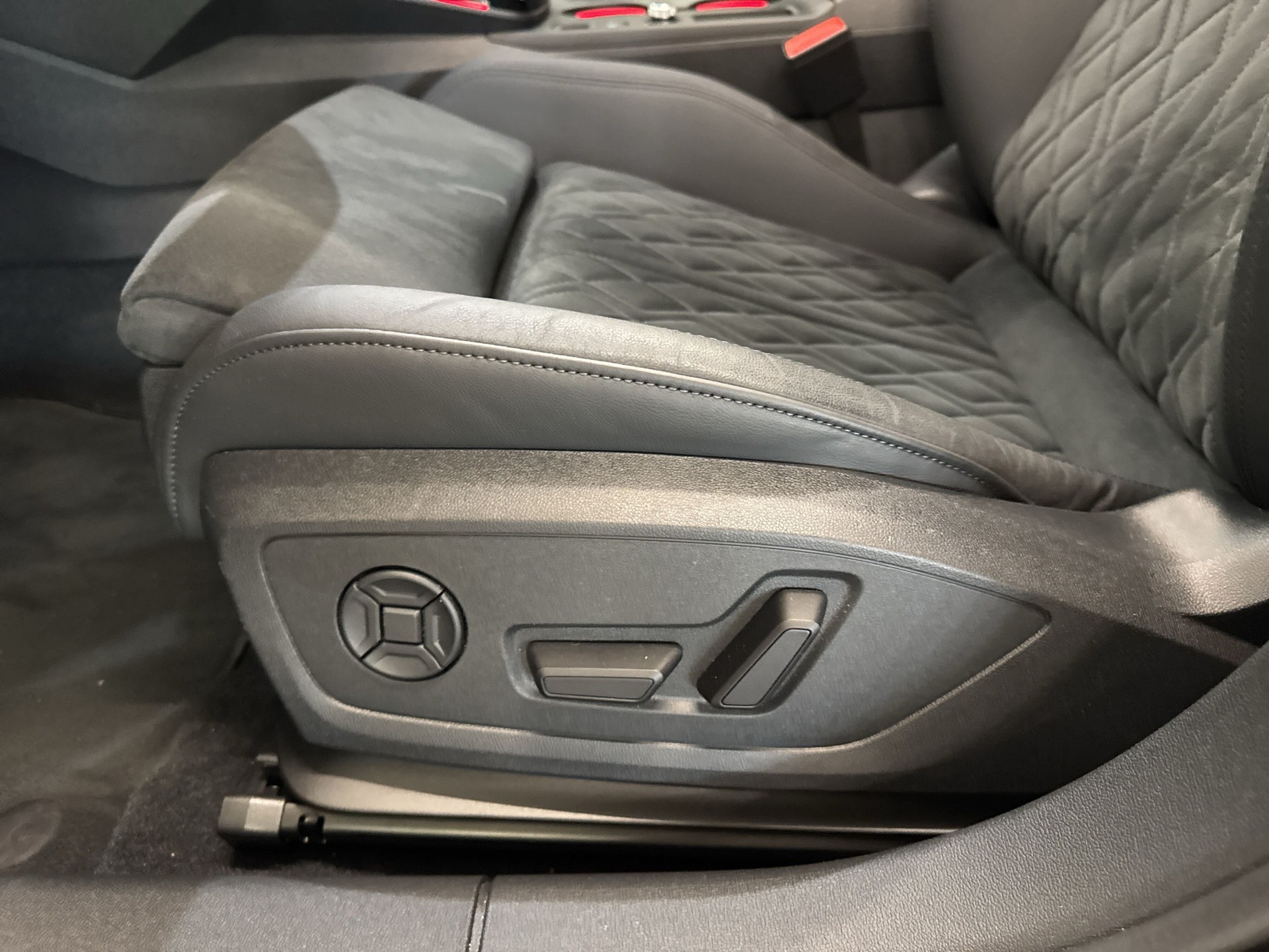 AUDI RS3 Sportback 2.5 TSI quattro S-tronic-image-18
