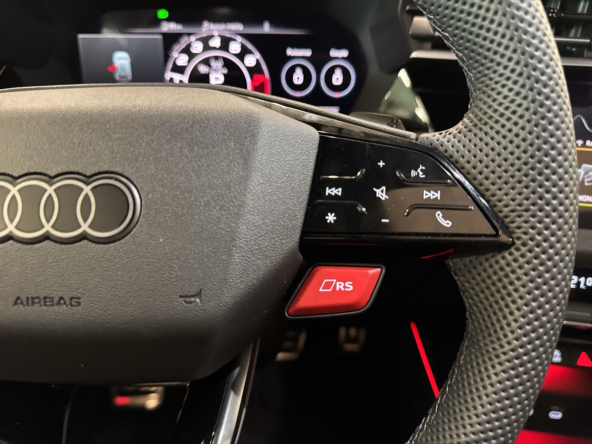 AUDI RS3 Sportback 2.5 TSI quattro S-tronic-image-15