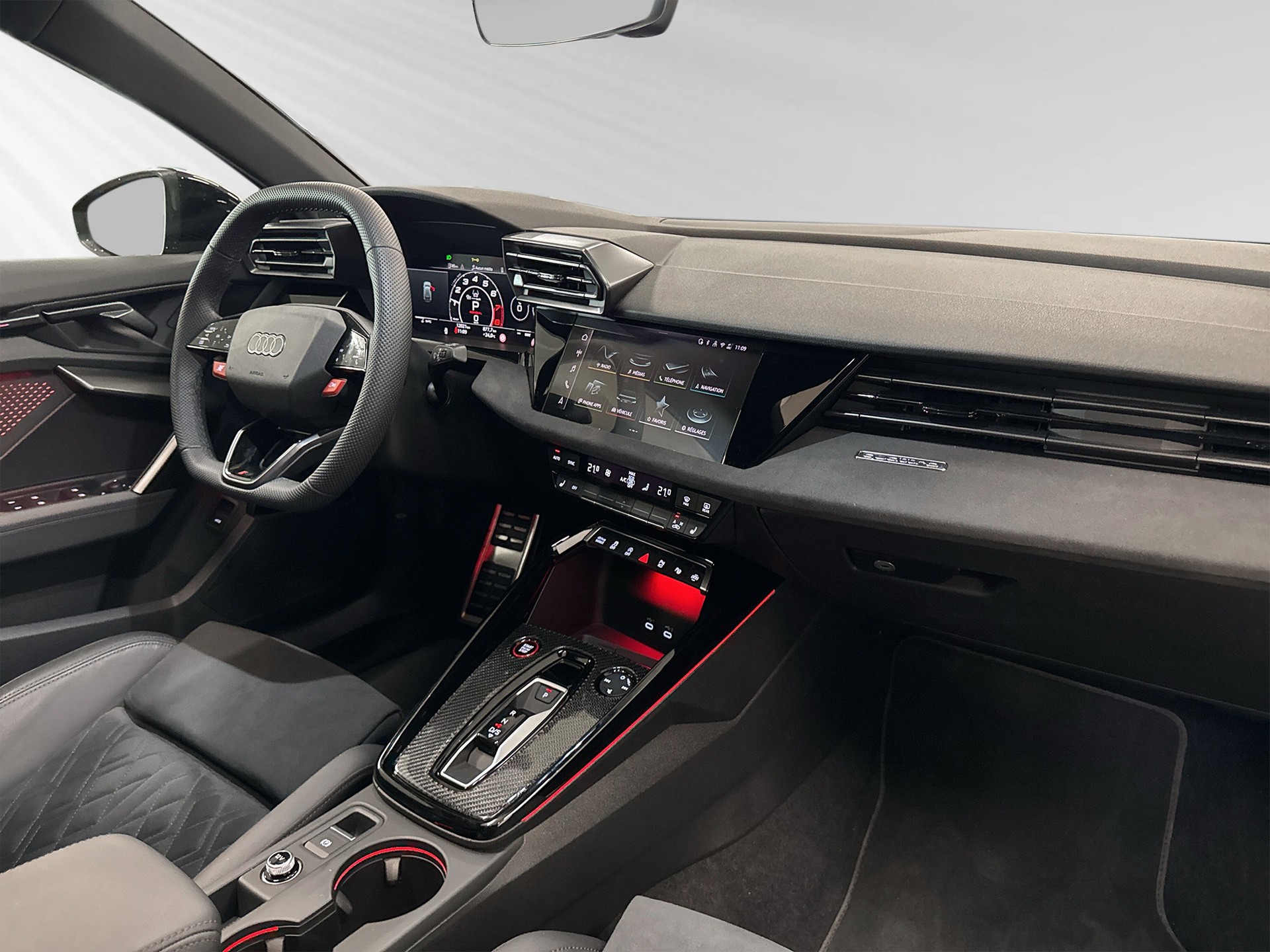 AUDI RS3 Sportback 2.5 TSI quattro S-tronic-image-4