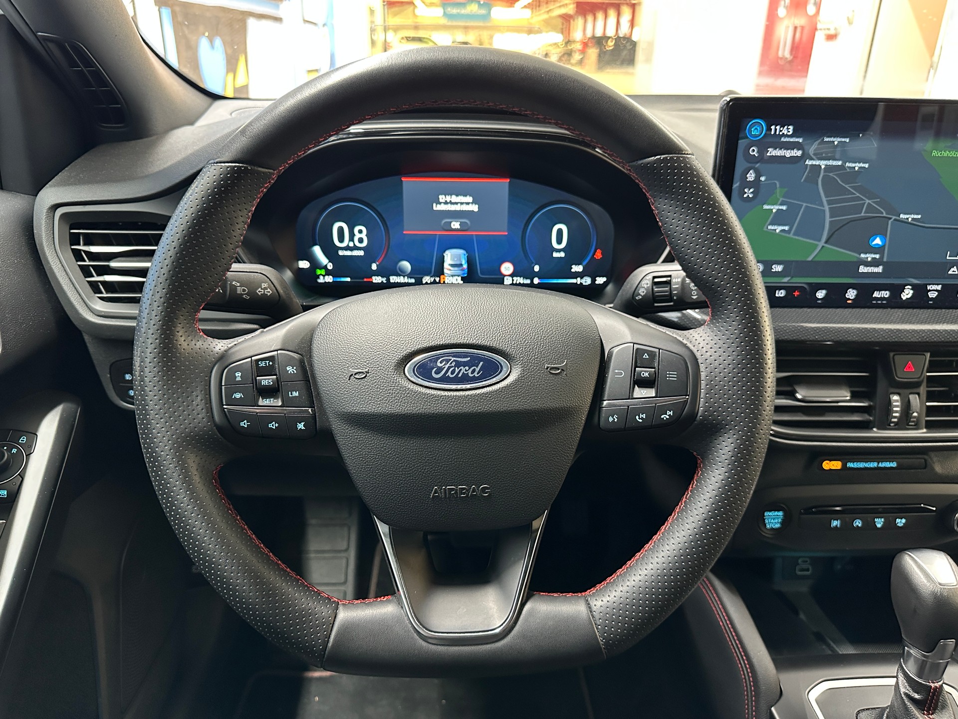 FORD Focus 1.0 MHEV ST-Line X Automat-image-10