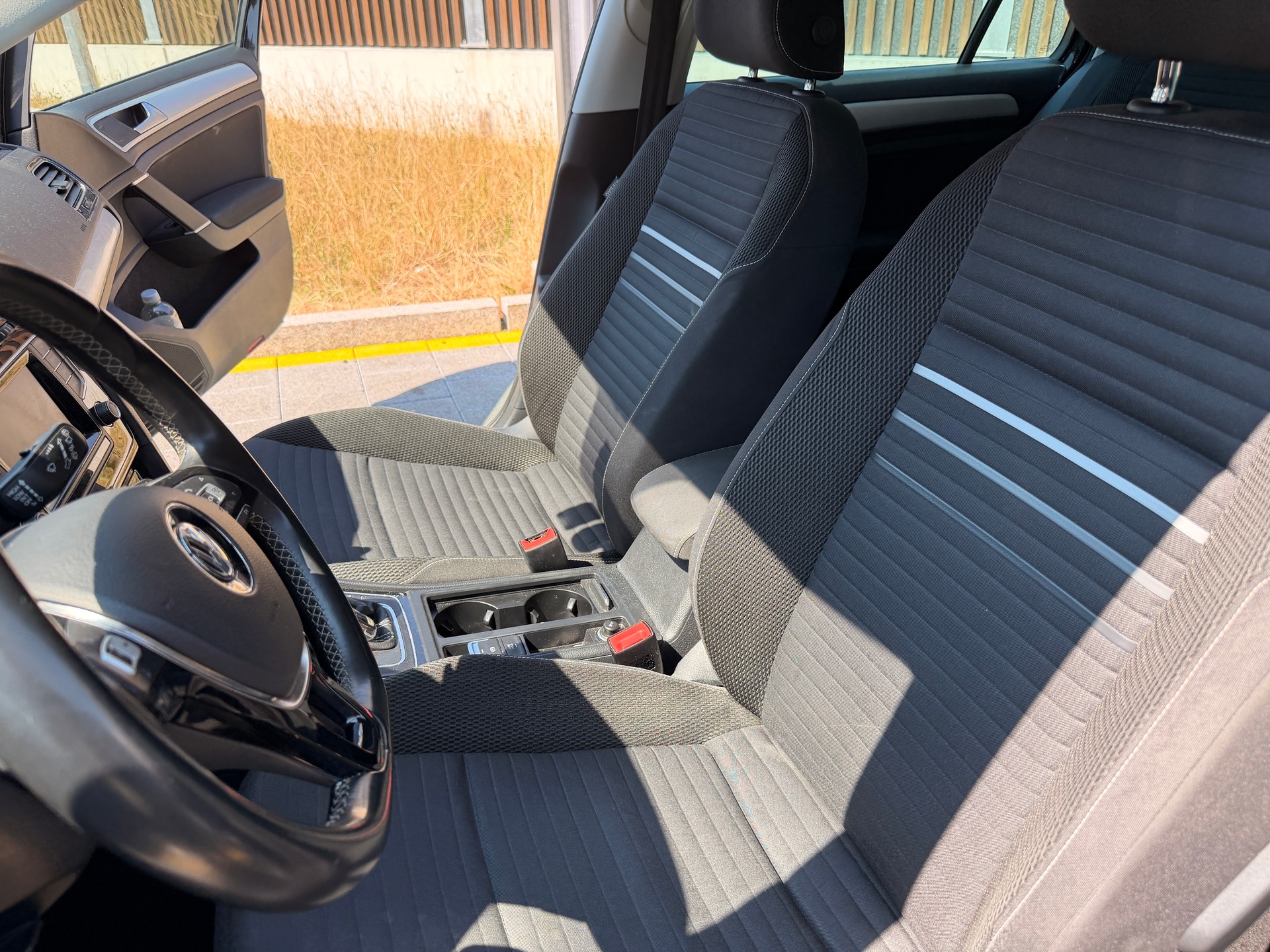 VW Golf Variant 1.4 TSI 122 Cup DSG-image-13