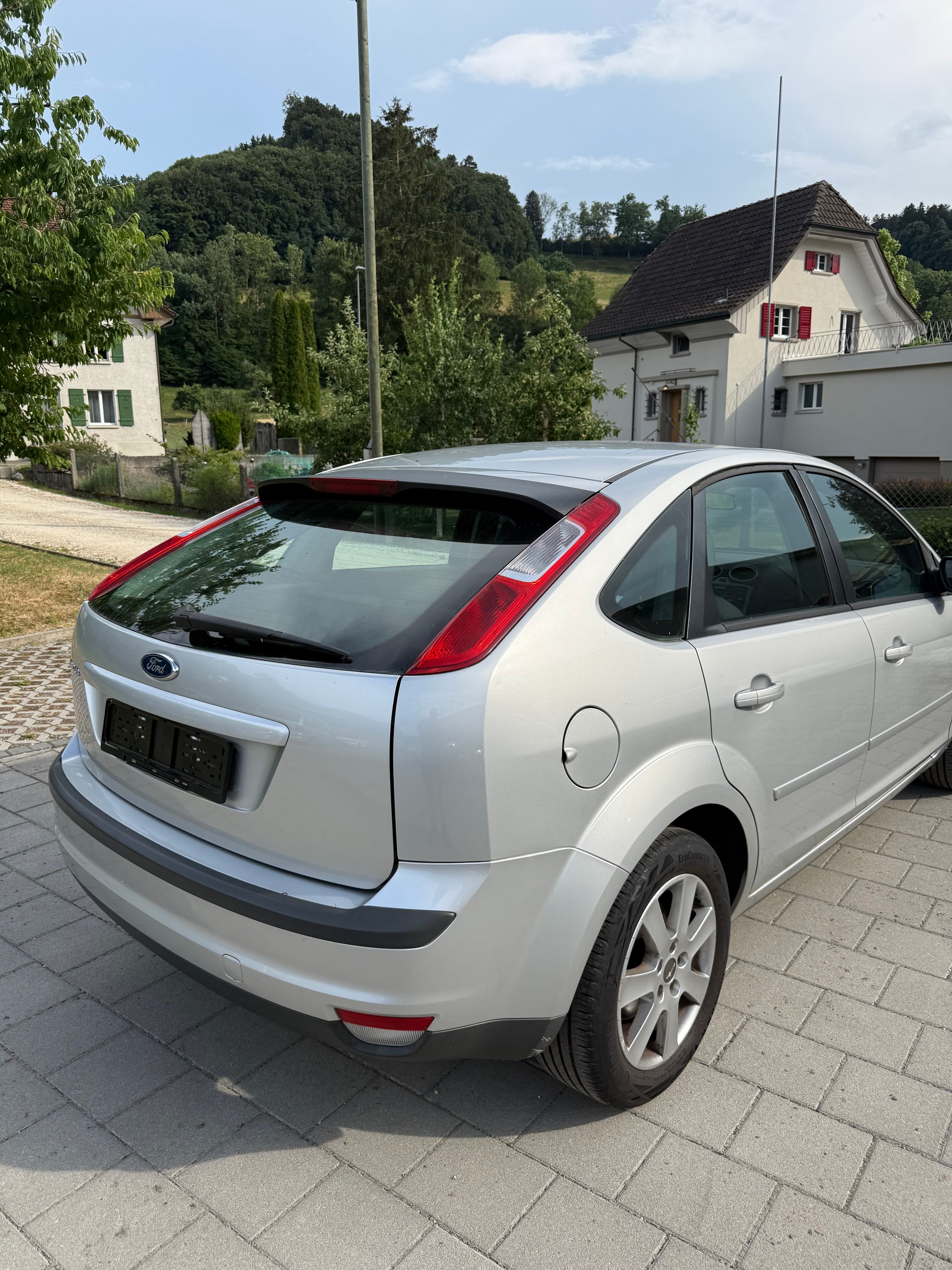 FORD 2.0i 16V Ghia-image-3