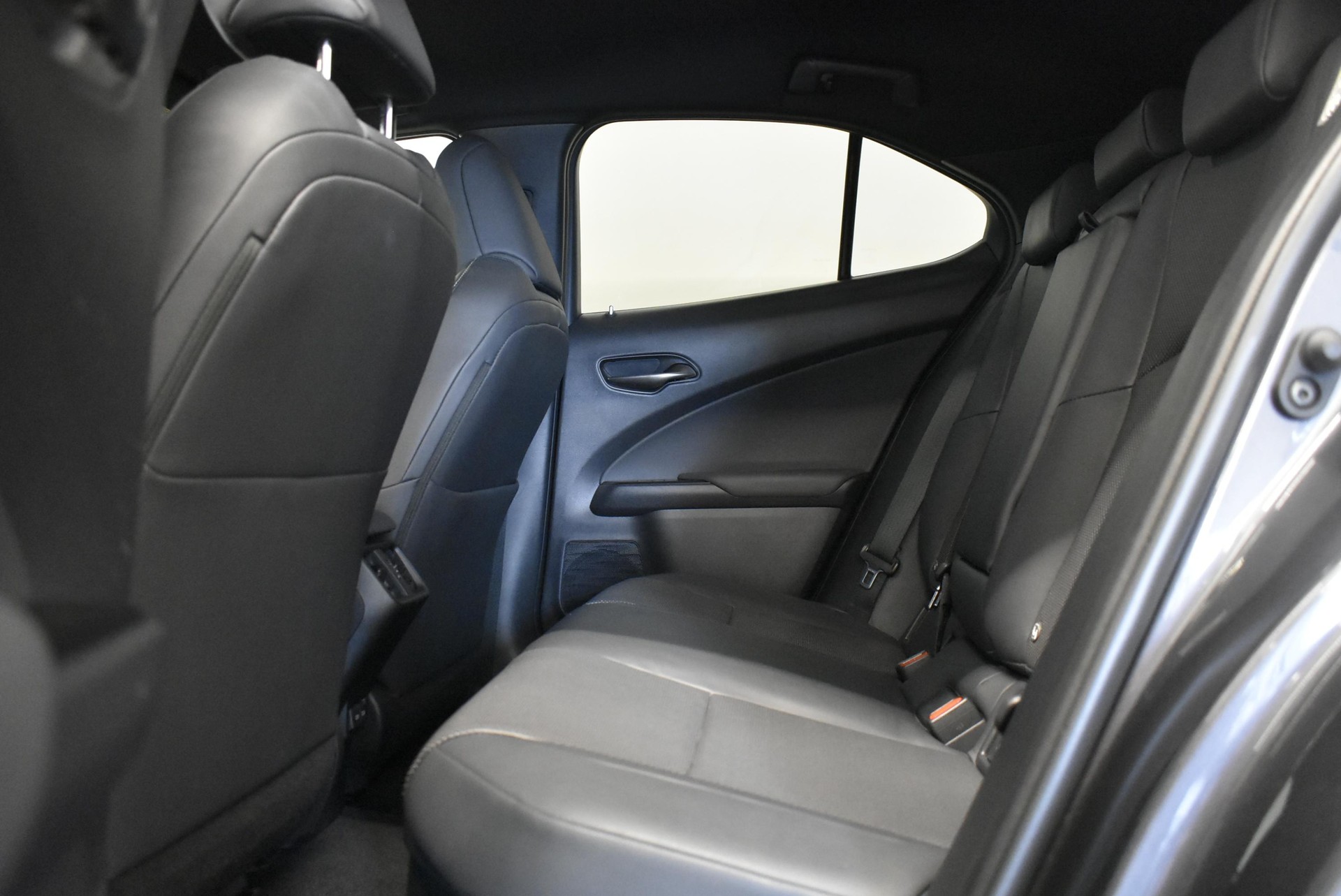 LEXUS UX 250h Comfort - Ruote invernali & Servizi inclusi-image-7