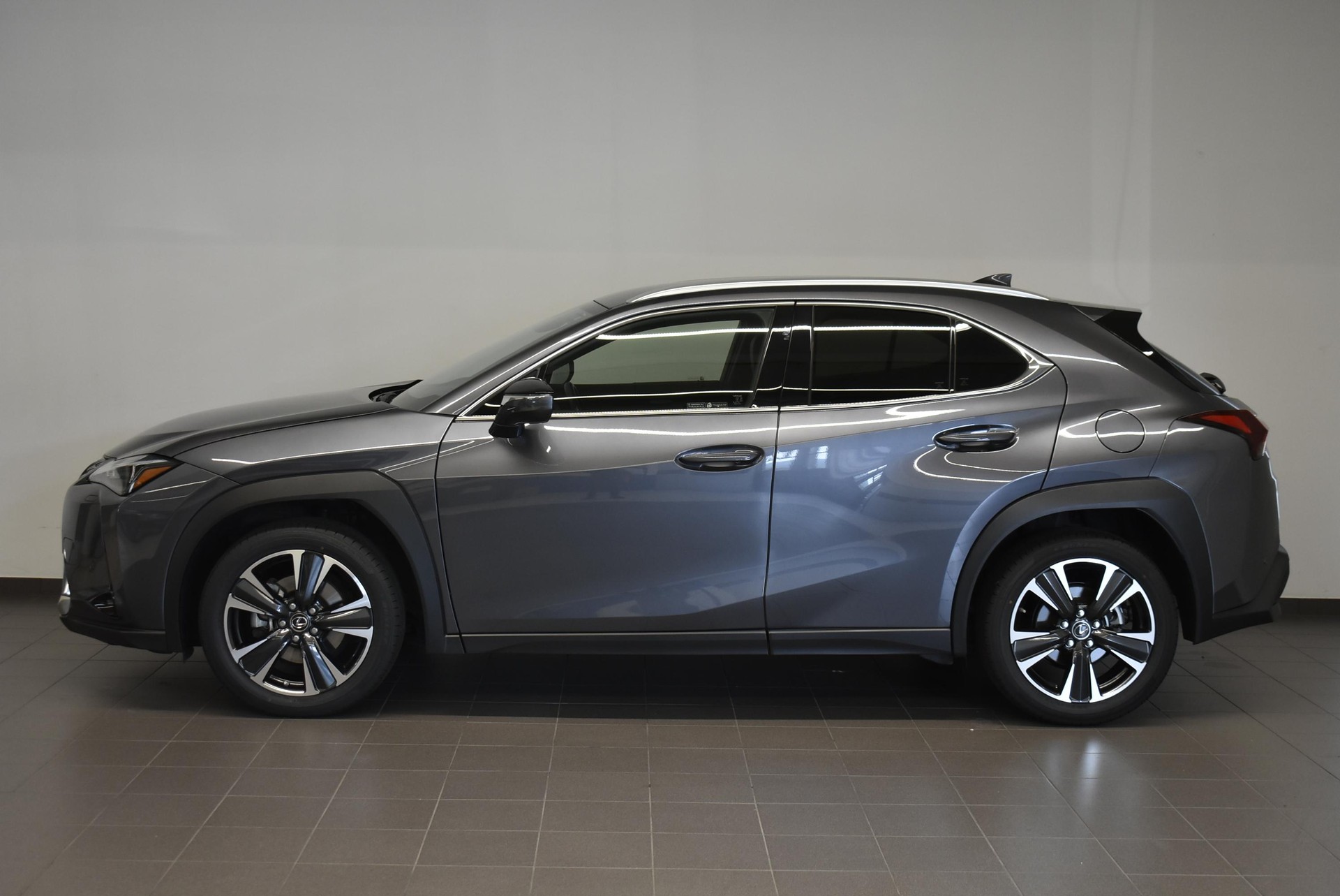 LEXUS UX 250h Comfort - Ruote invernali & Servizi inclusi-image-2