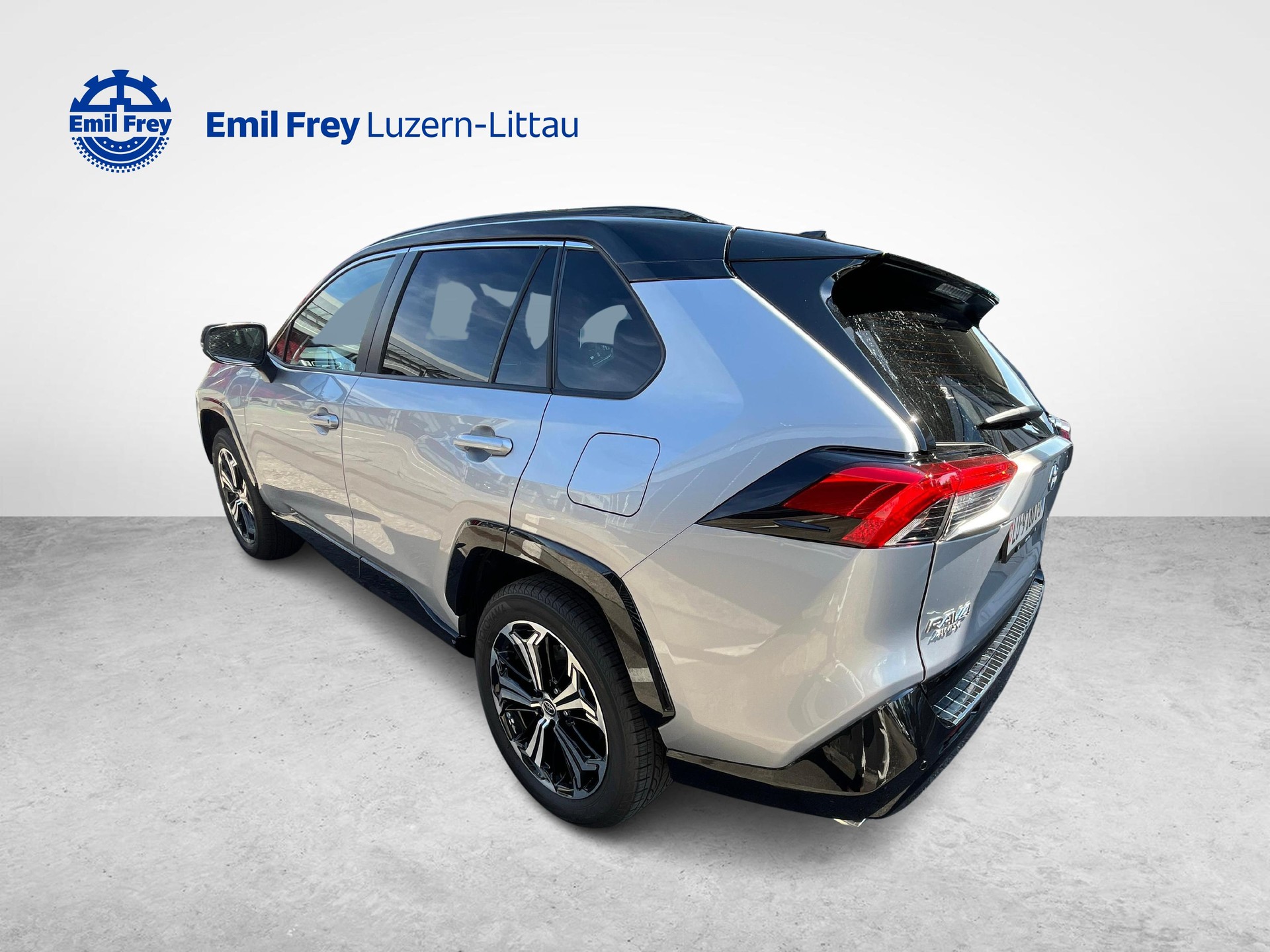 TOYOTA RAV4 2.5 Plug-In-Hybrid Platinum-showroom-element-2