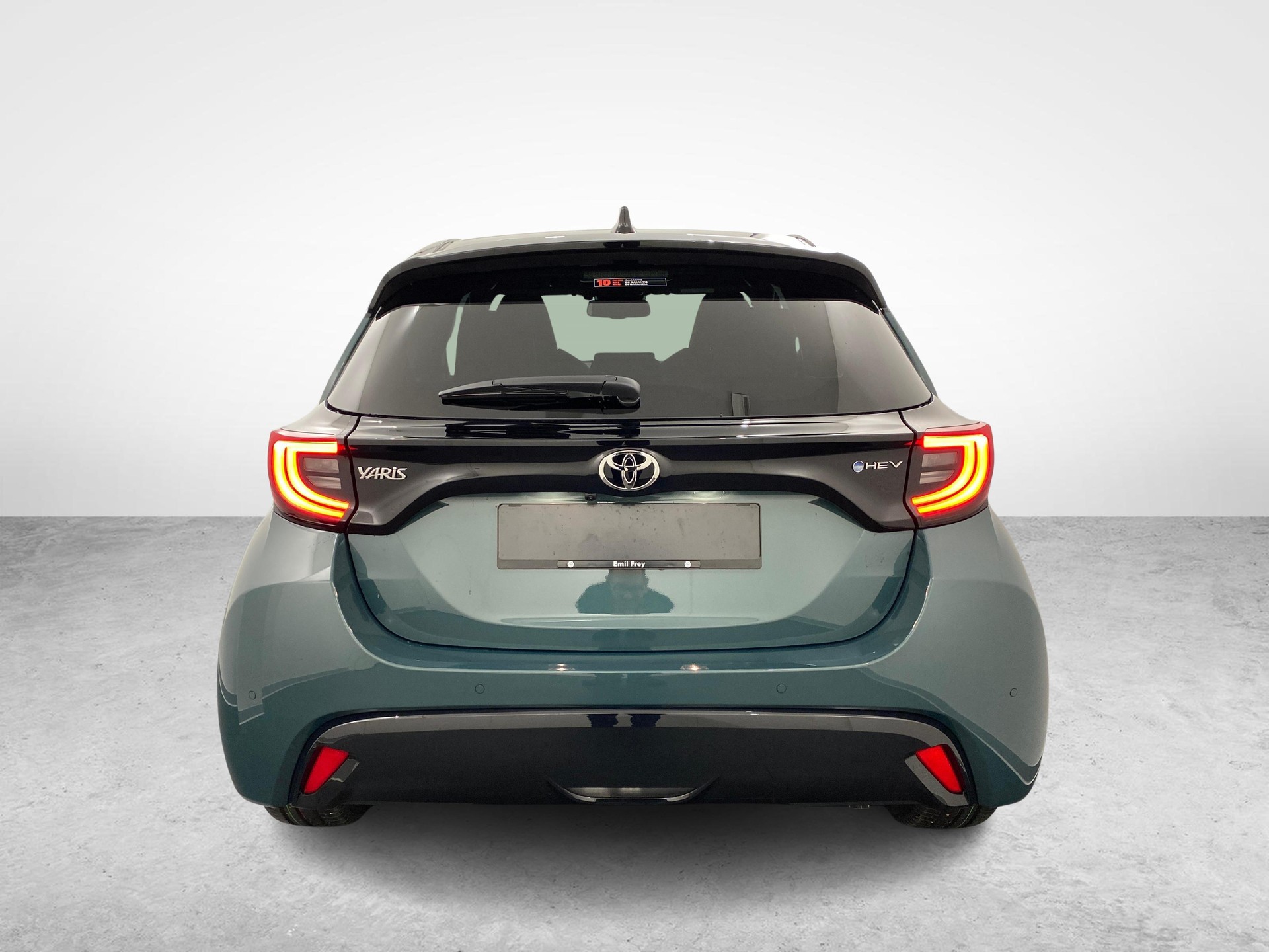 TOYOTA Yaris 1.5 VVT-i HSD Premium-image-9