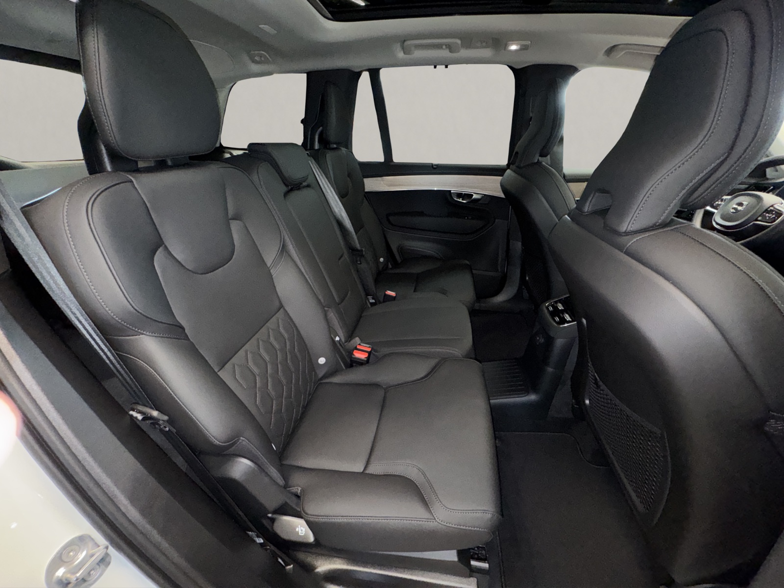 VOLVO XC90 2.0 T8 TE Plus Dark eAWD-image-13