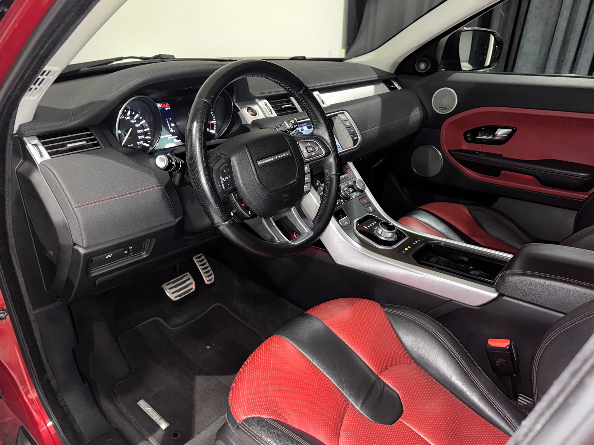 LAND ROVER Range Rover Evoque 2.0 Si4 Dynamic AT6 | AHK 1800Kg |-image-10