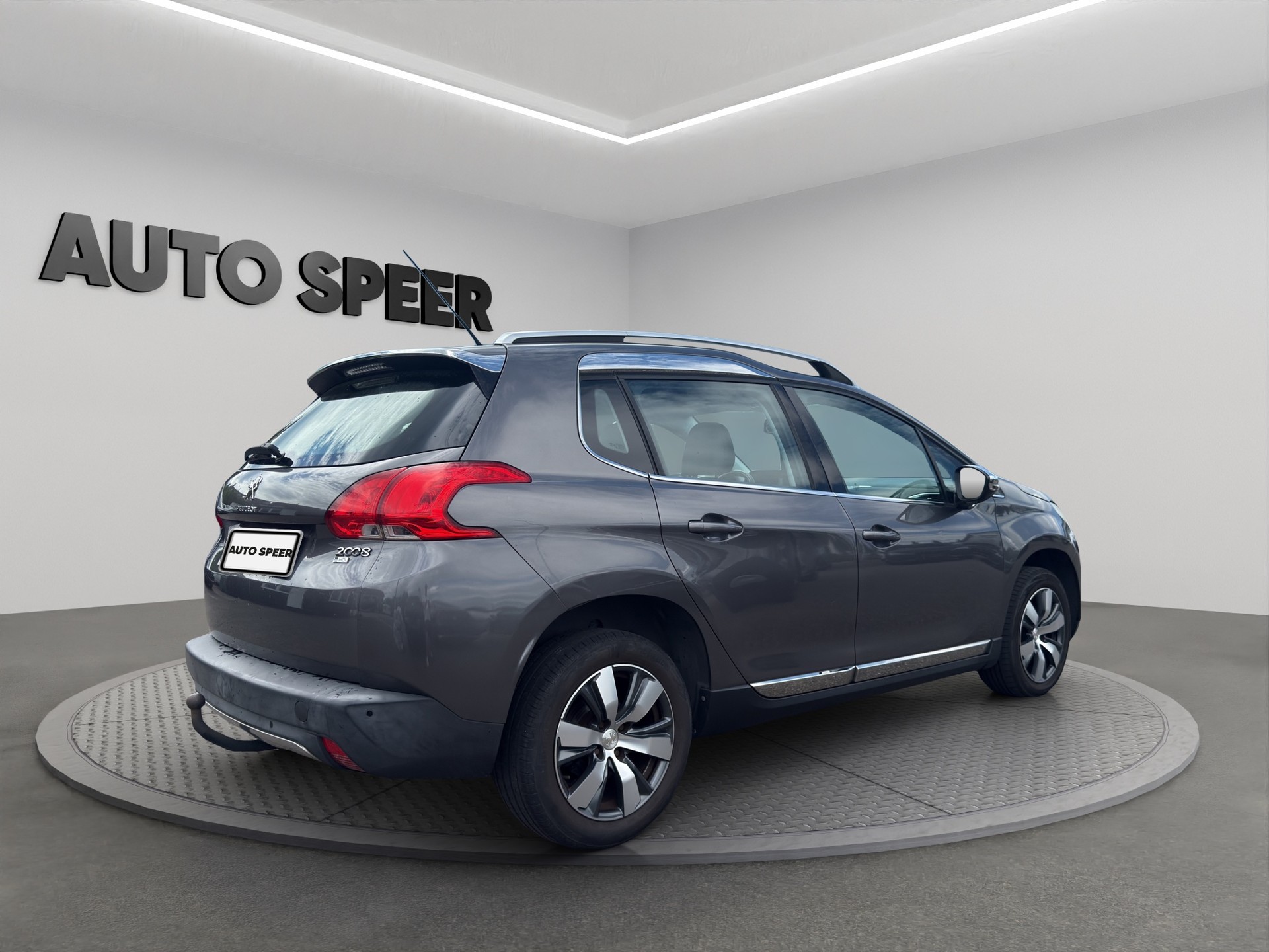PEUGEOT 2008 1.6 e-HDi 115 Allure-image-7