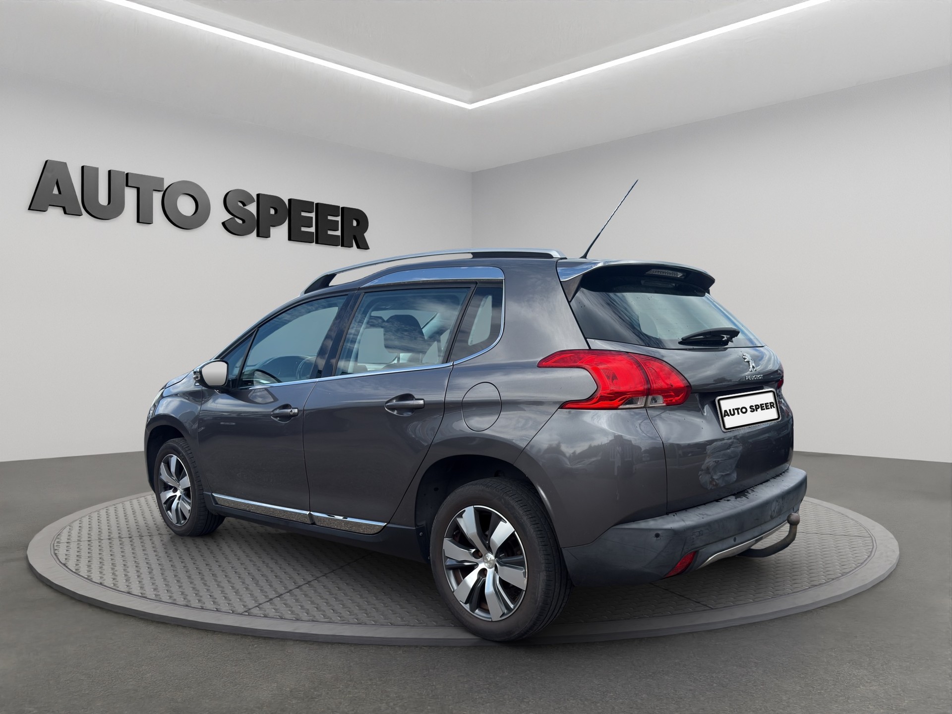 PEUGEOT 2008 1.6 e-HDi 115 Allure-image-5