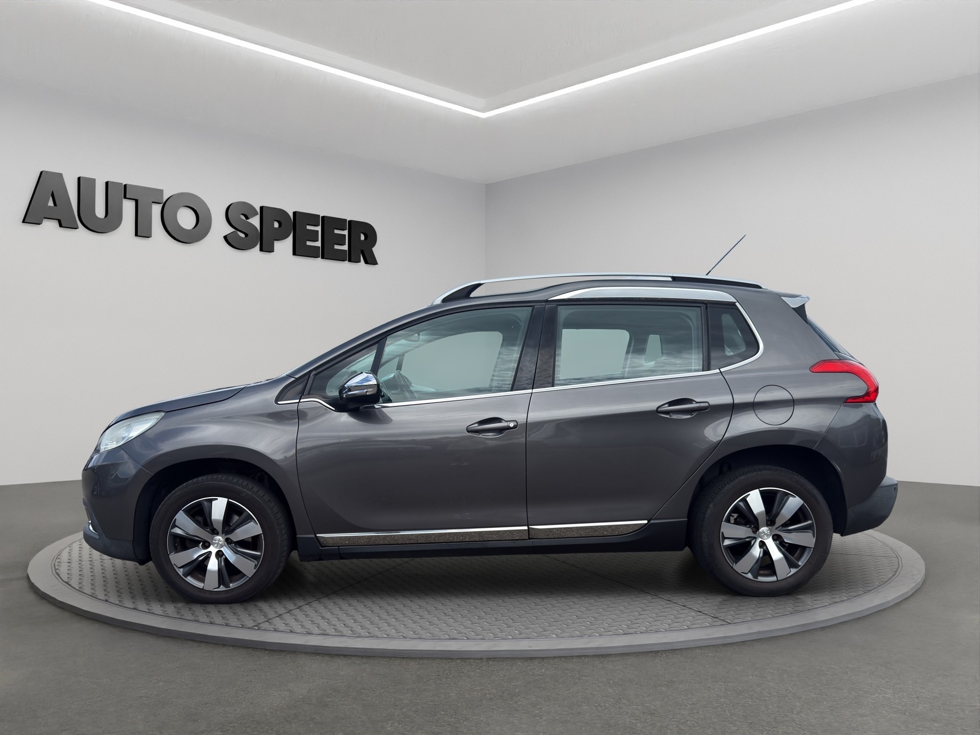 PEUGEOT 2008 1.6 e-HDi 115 Allure-image-1