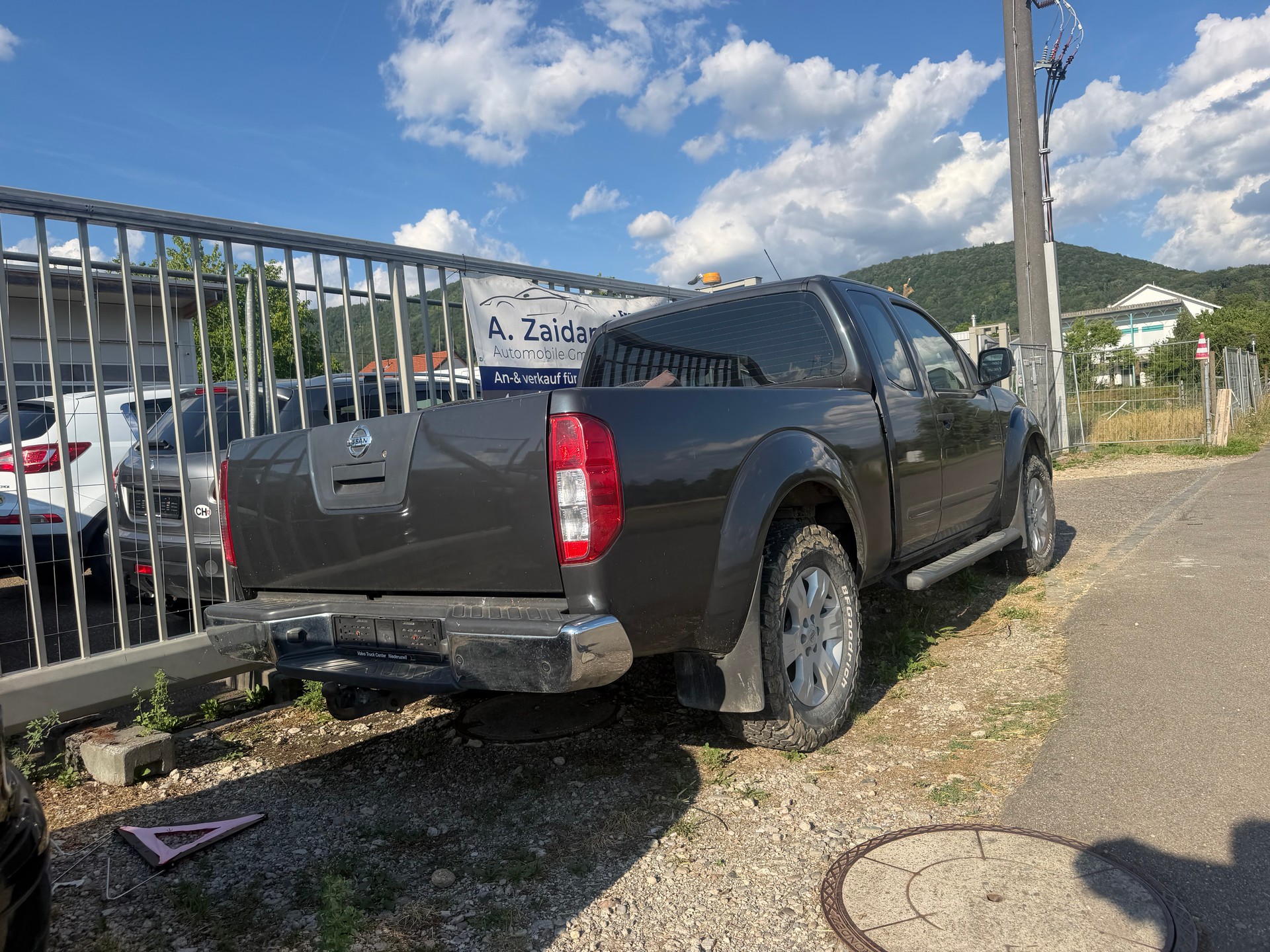 NISSAN Navara King Cab LE 2.5 dCi 4WD-image-3