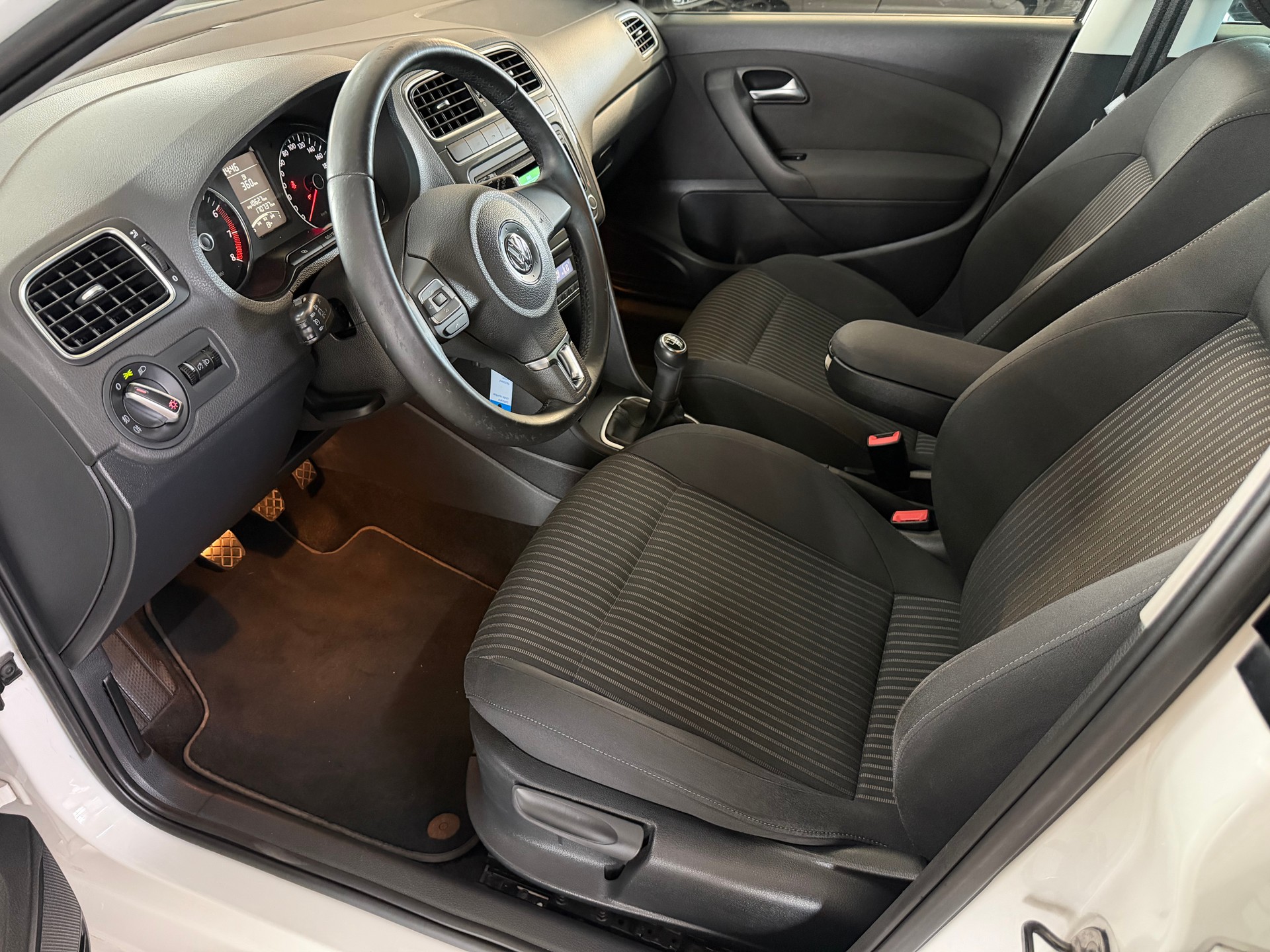 VW Polo 1.2 TSI Comfortline-image-10