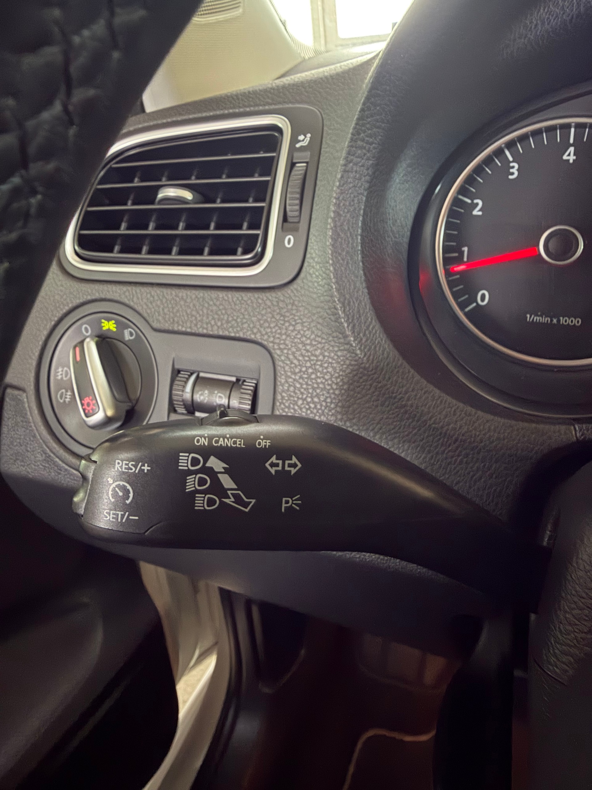 VW Polo 1.2 TSI Comfortline-image-12