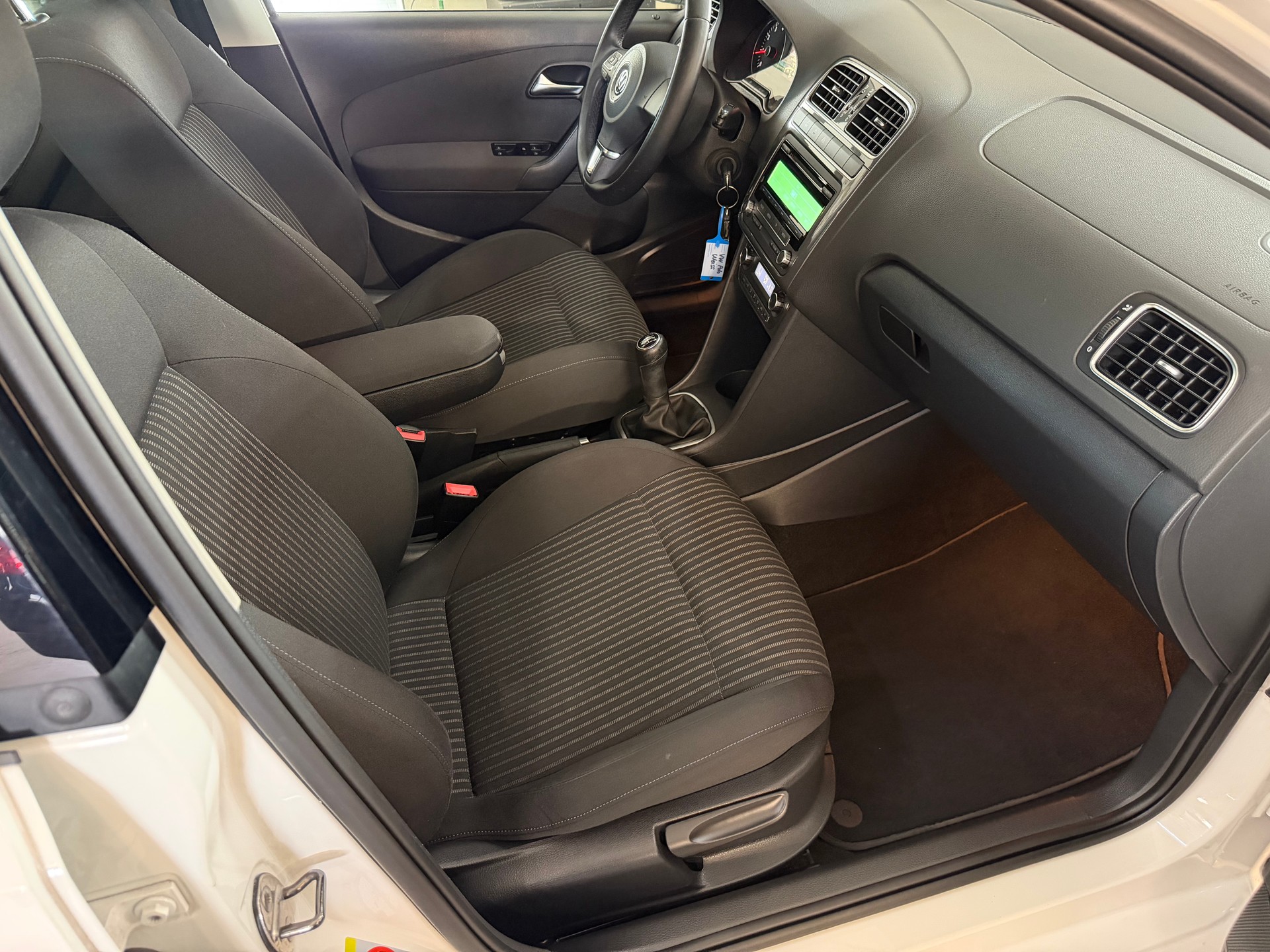 VW Polo 1.2 TSI Comfortline-image-11