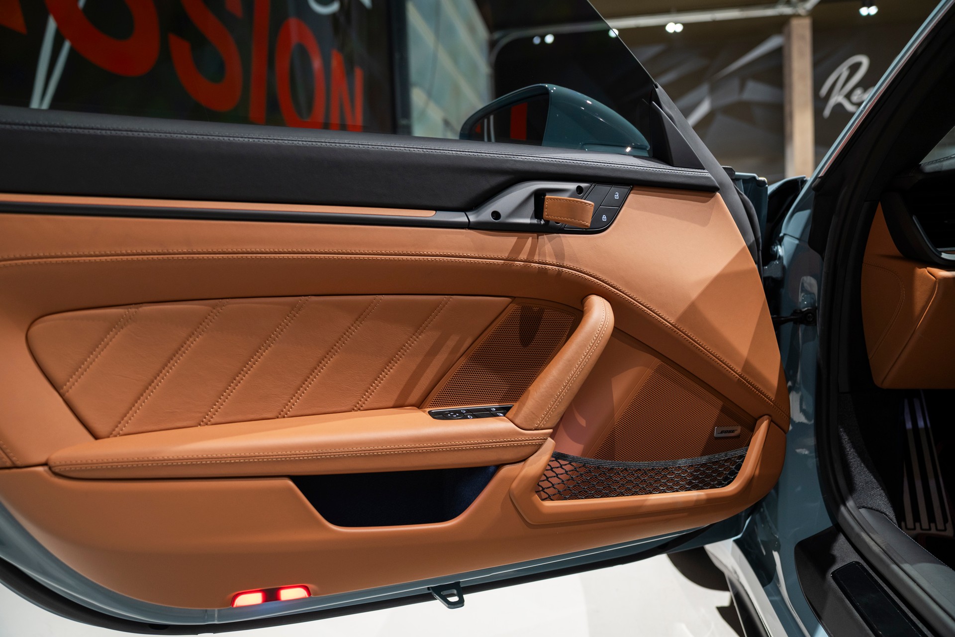 PORSCHE 911 S/T-image-10