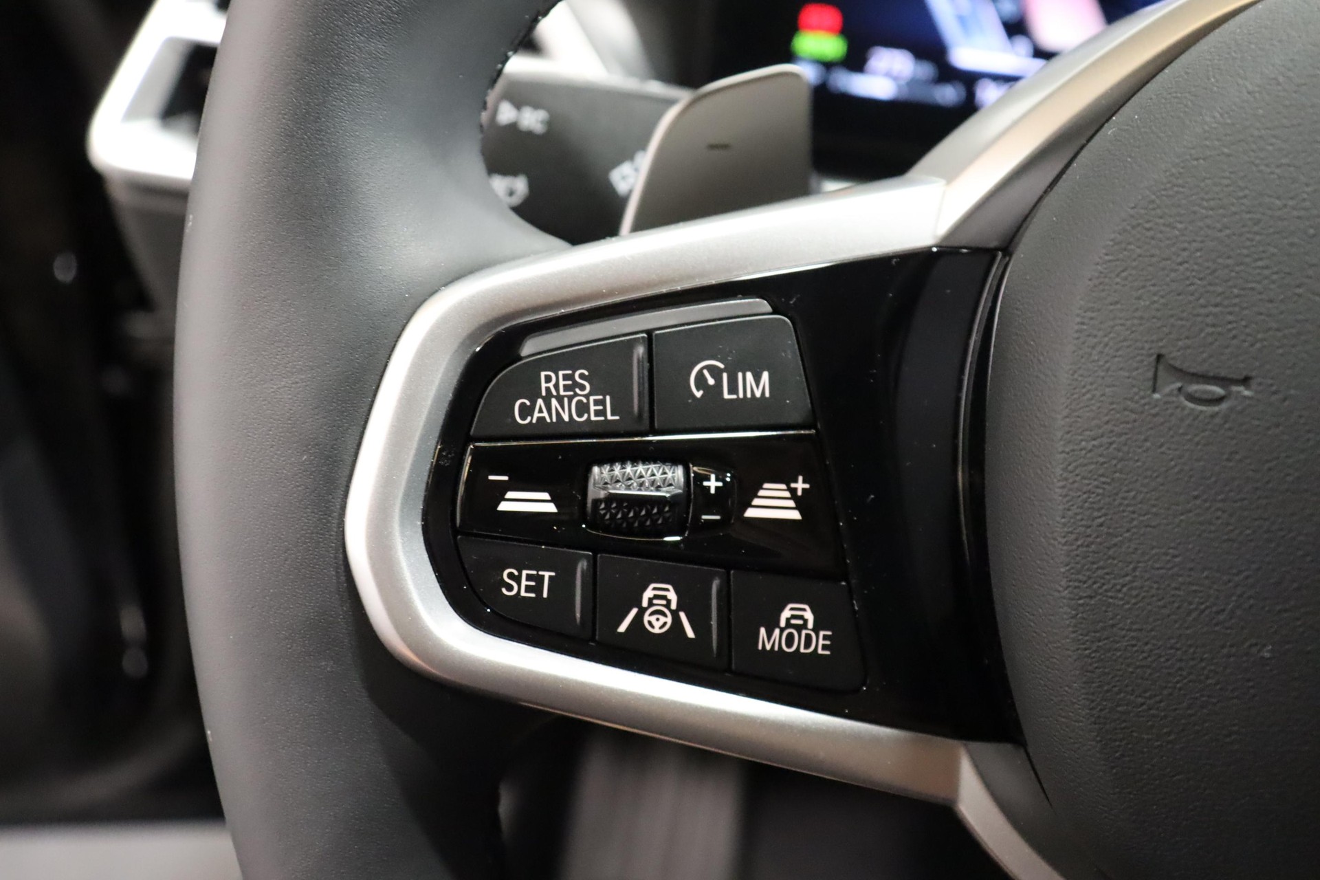 BMW 330i xDrive SAG Touring-image-18