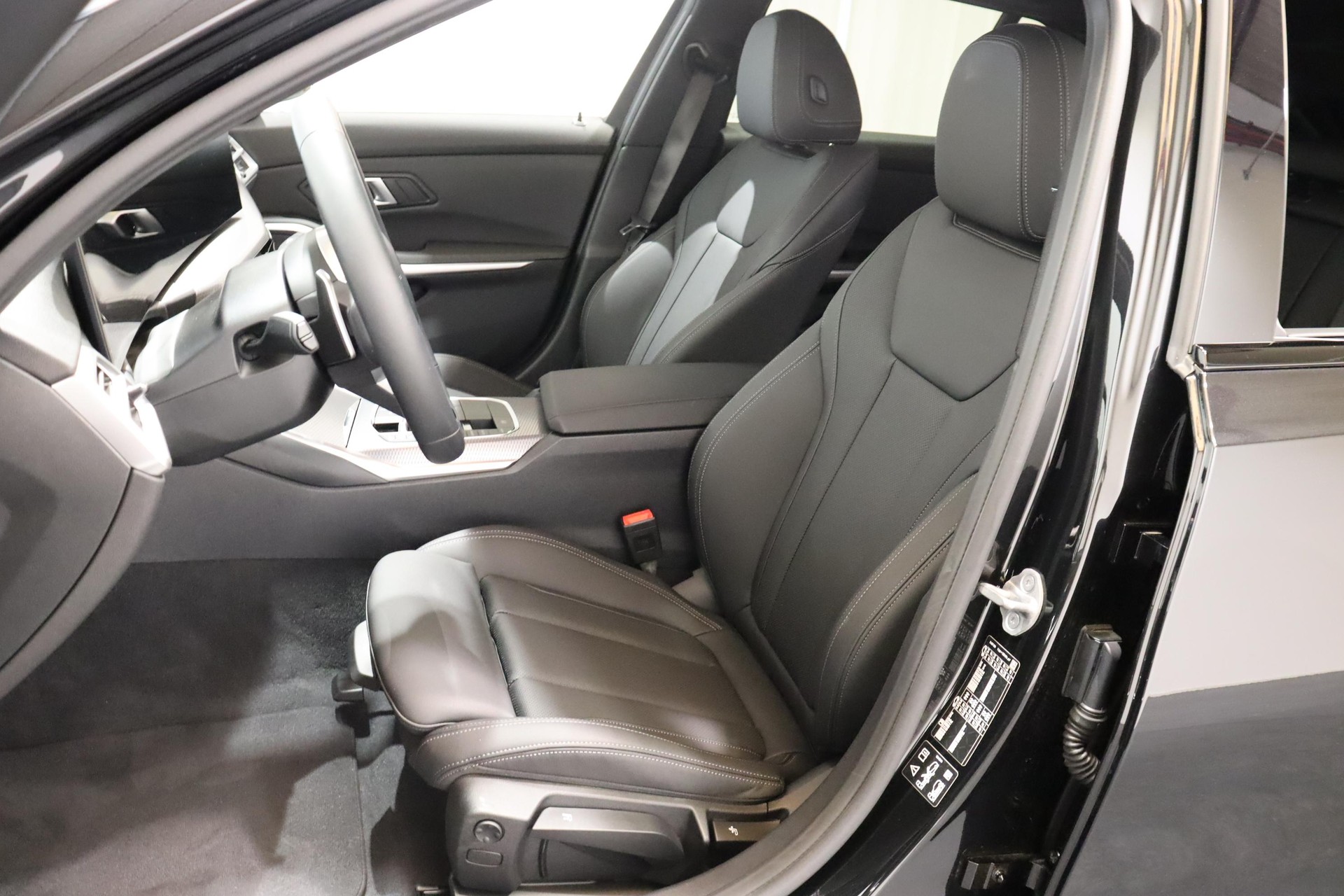 BMW 330i xDrive SAG Touring-image-6