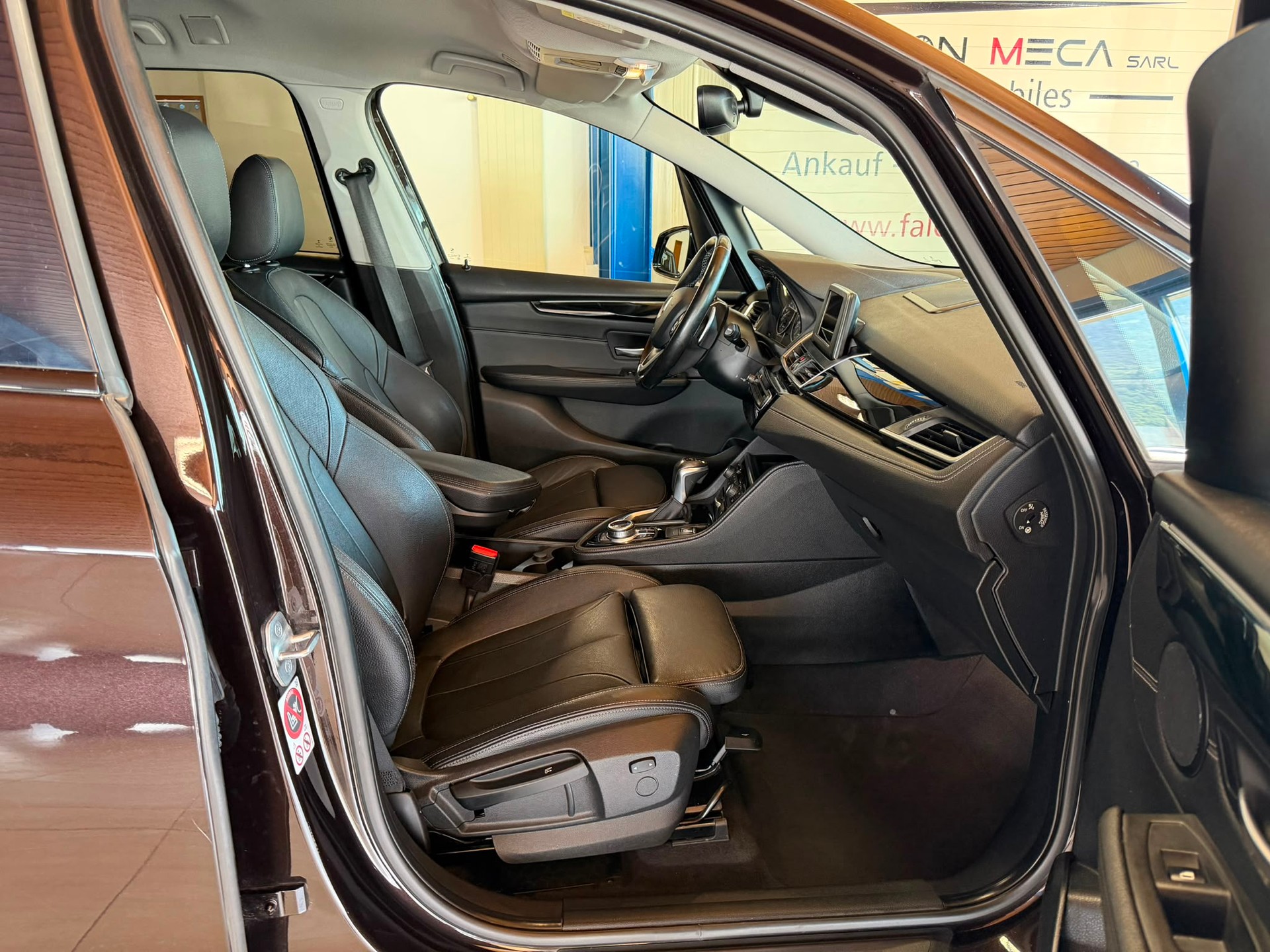 BMW 220d xDrive Gran Tourer Sport Line Steptronic-image-18