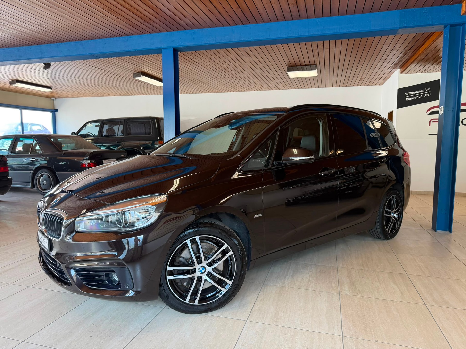 BMW 220d xDrive Gran Tourer Sport Line Steptronic-image-4