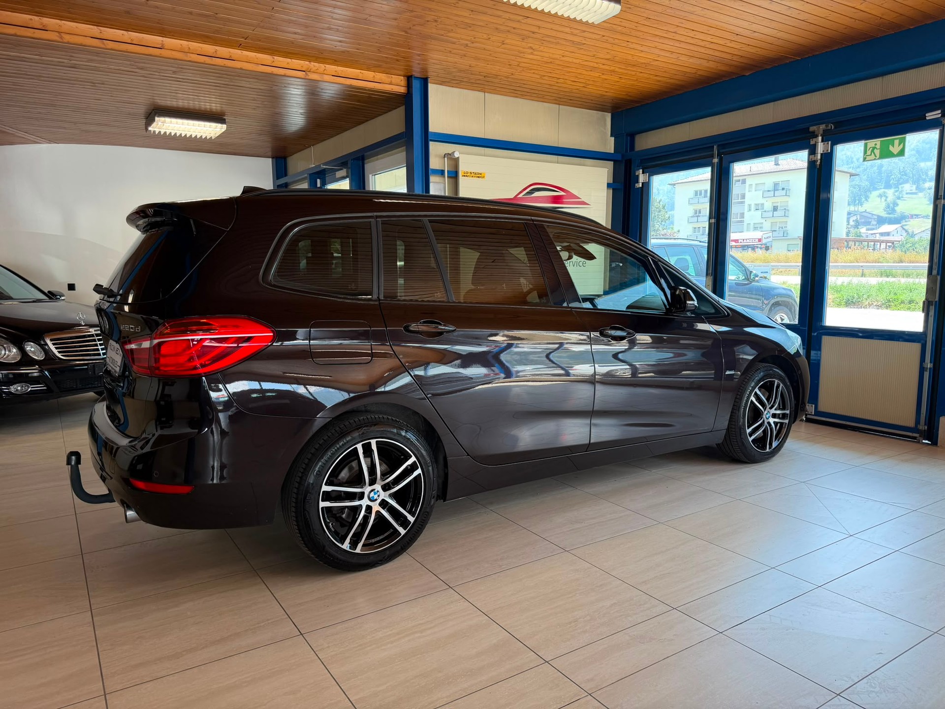 BMW 220d xDrive Gran Tourer Sport Line Steptronic-image-8