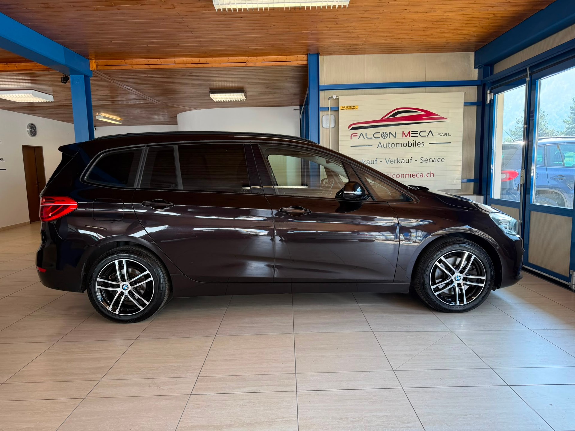 BMW 220d xDrive Gran Tourer Sport Line Steptronic-image-9