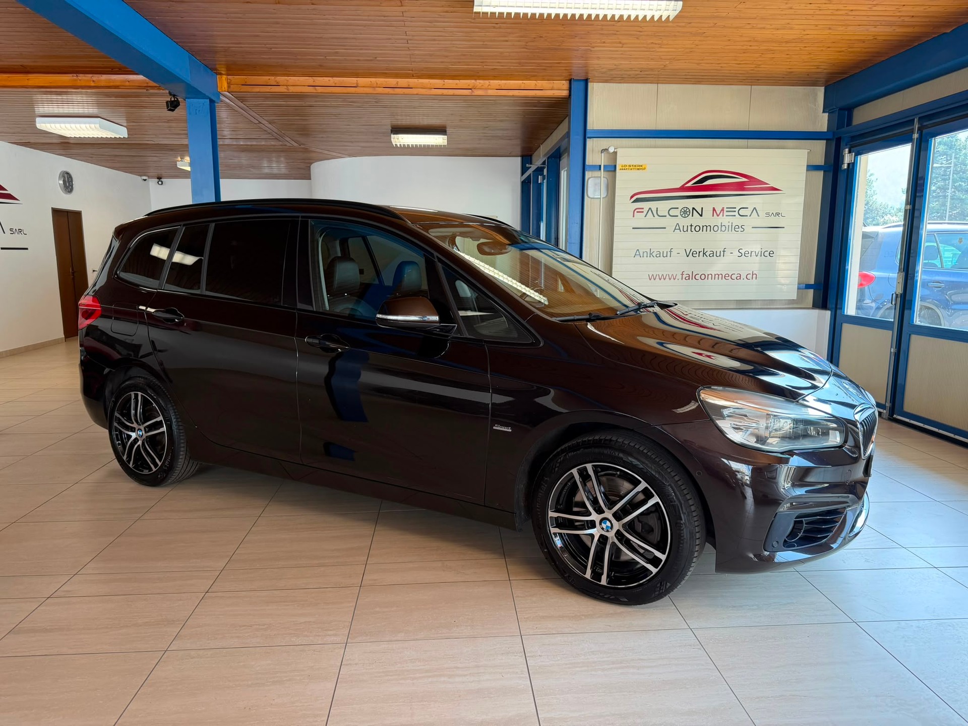 BMW 220d xDrive Gran Tourer Sport Line Steptronic-image-1