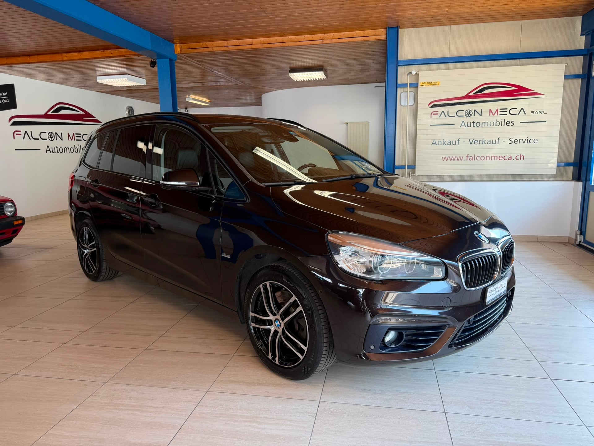 BMW 220d xDrive Gran Tourer Sport Line Steptronic-image-0
